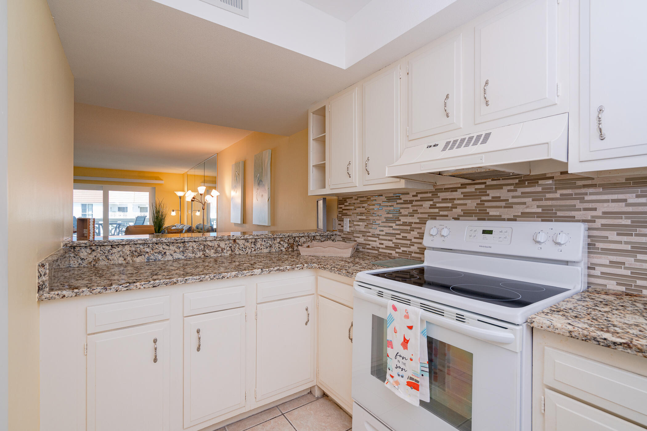 EL MATADOR CONDO - Residential