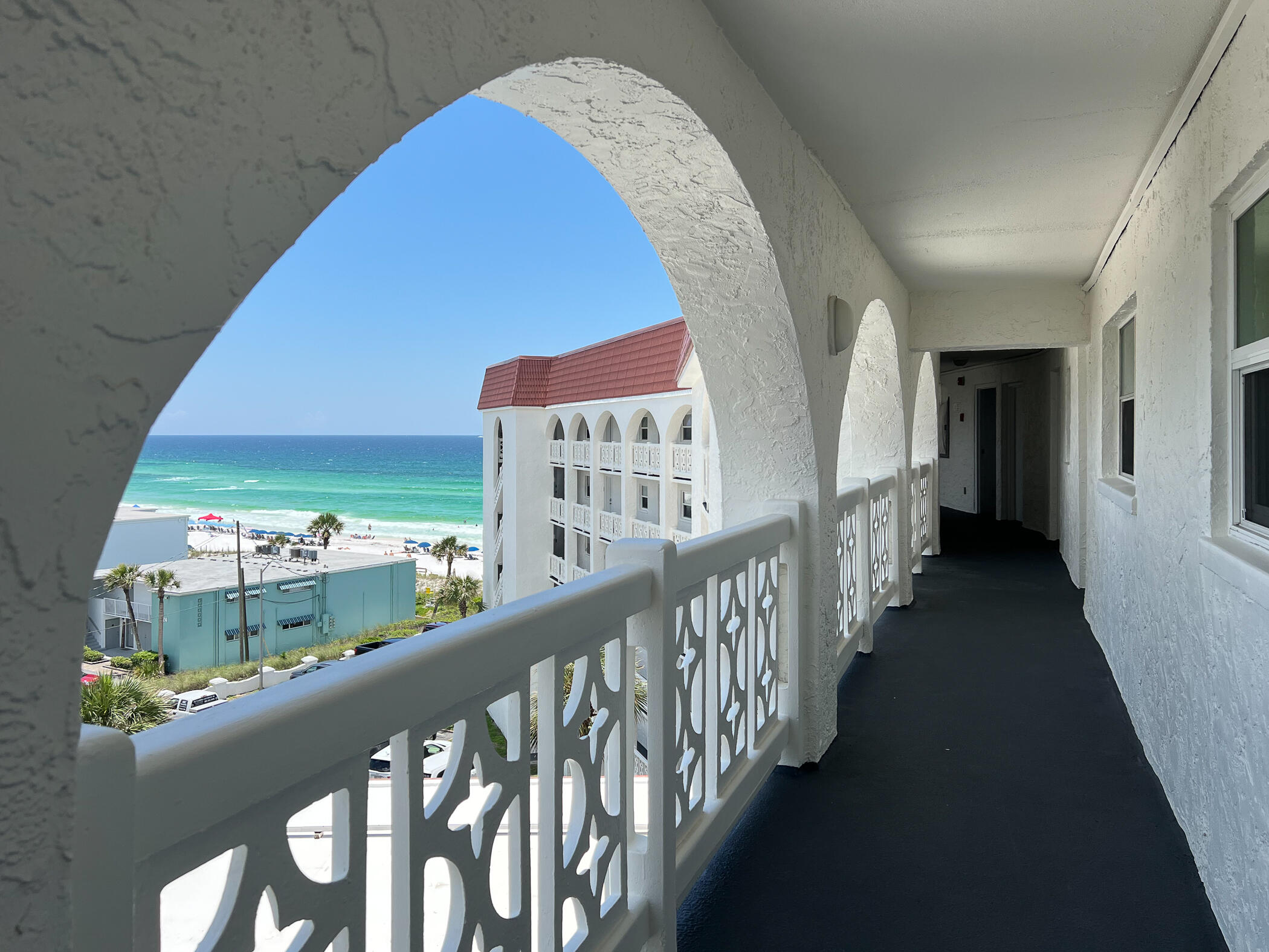 EL MATADOR CONDO - Residential