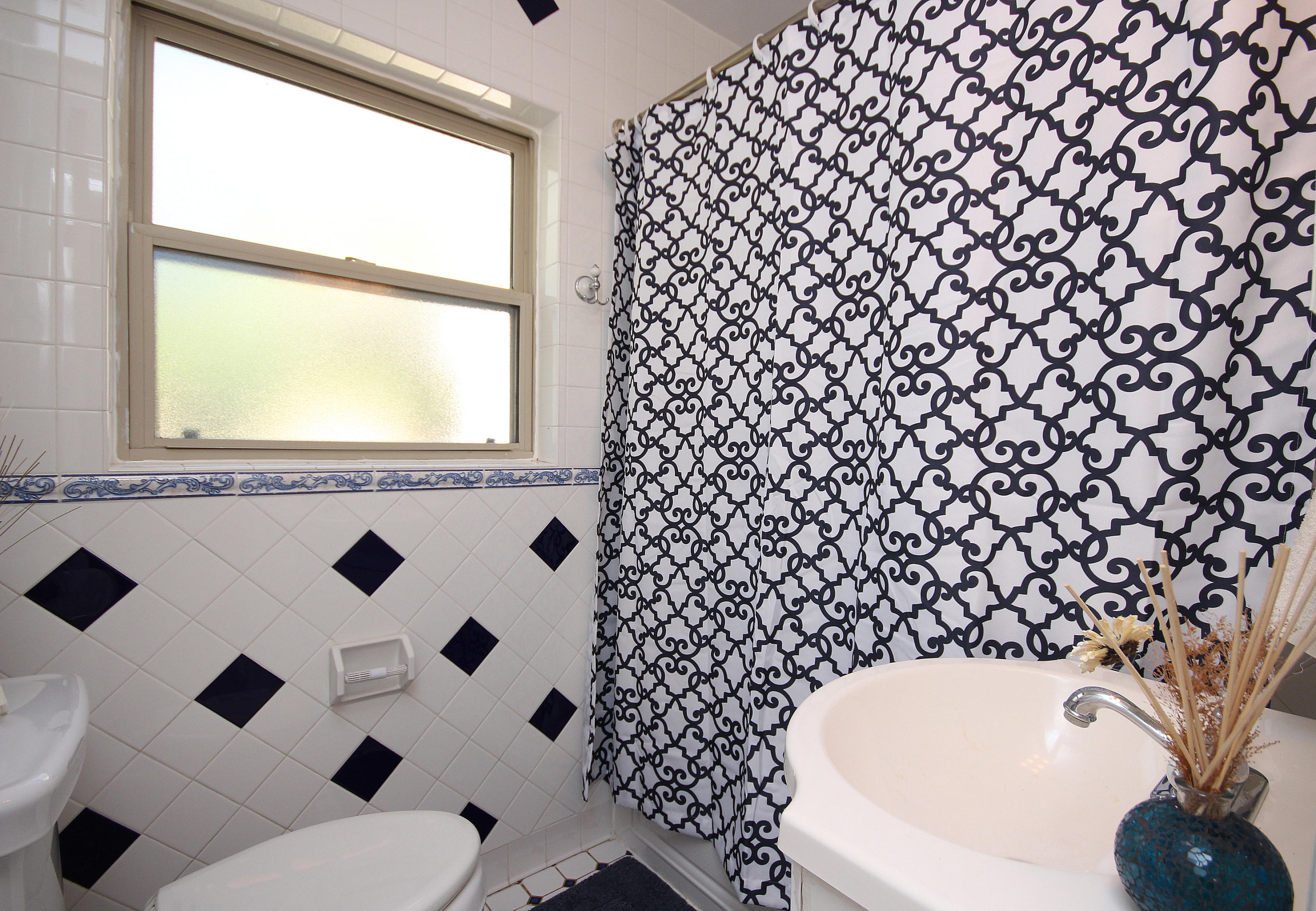 ELLIOTTS POINT 4TH ADDN - Residential