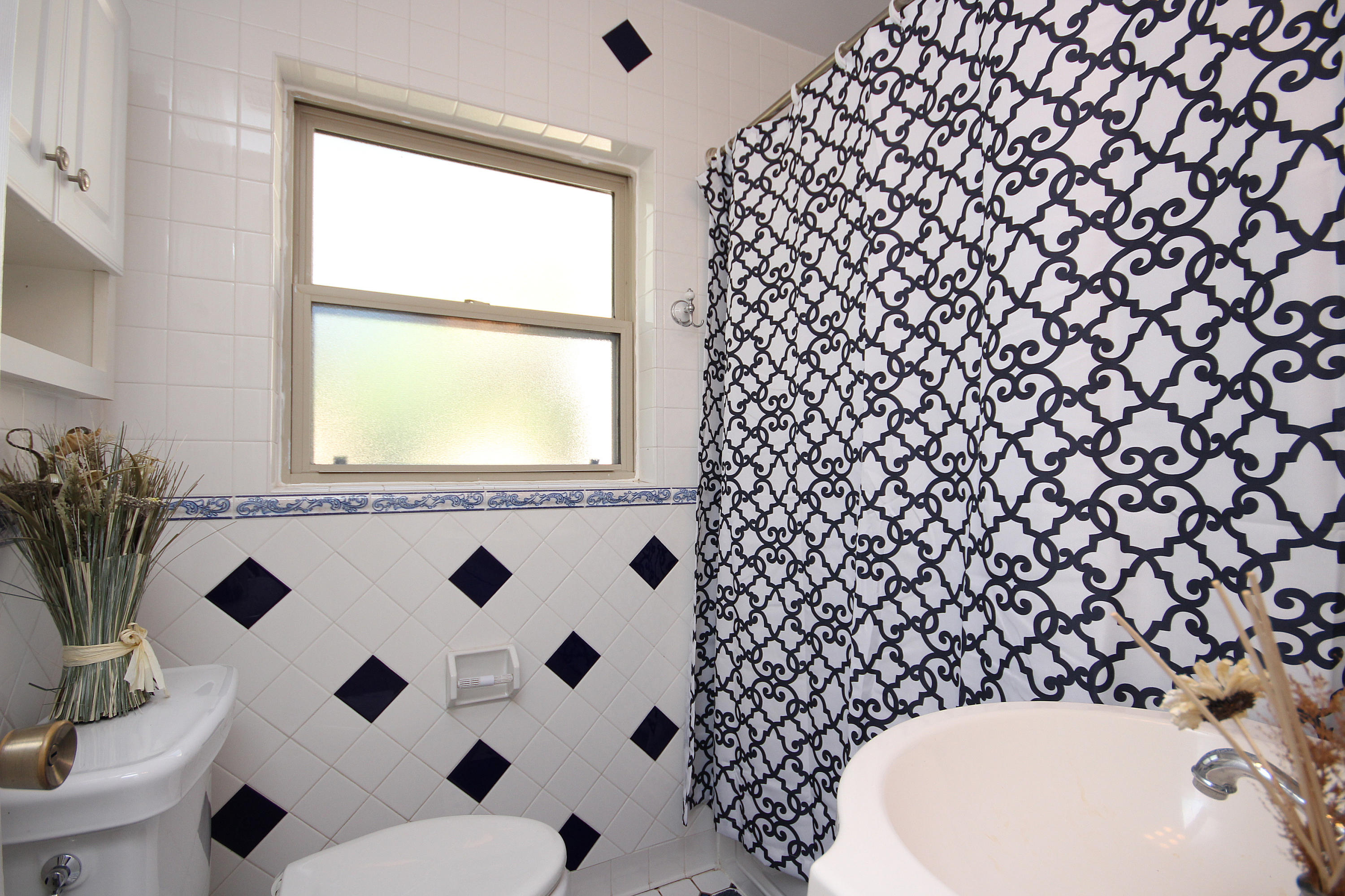 ELLIOTTS POINT 4TH ADDN - Residential