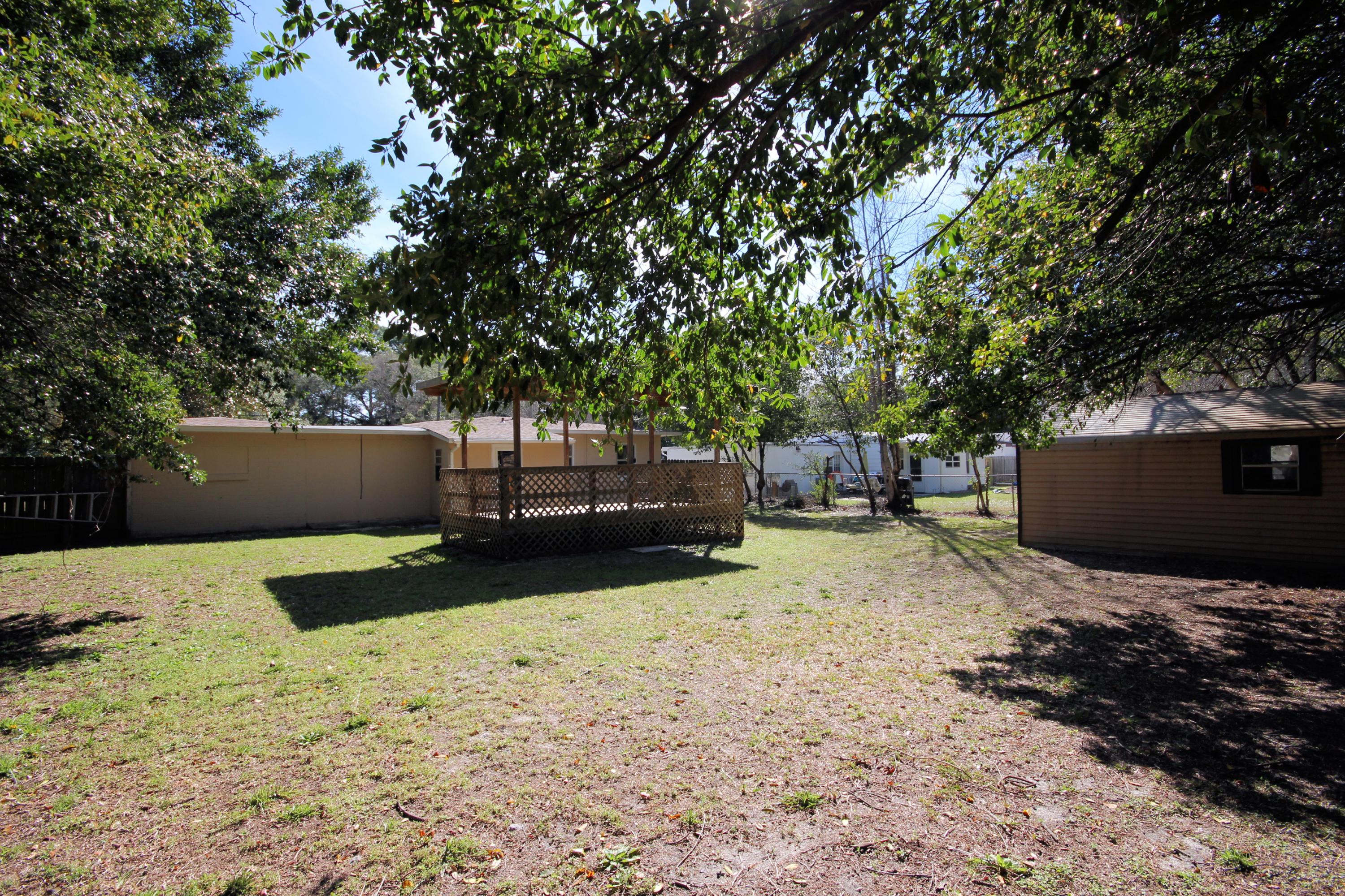 ELLIOTTS POINT 4TH ADDN - Residential