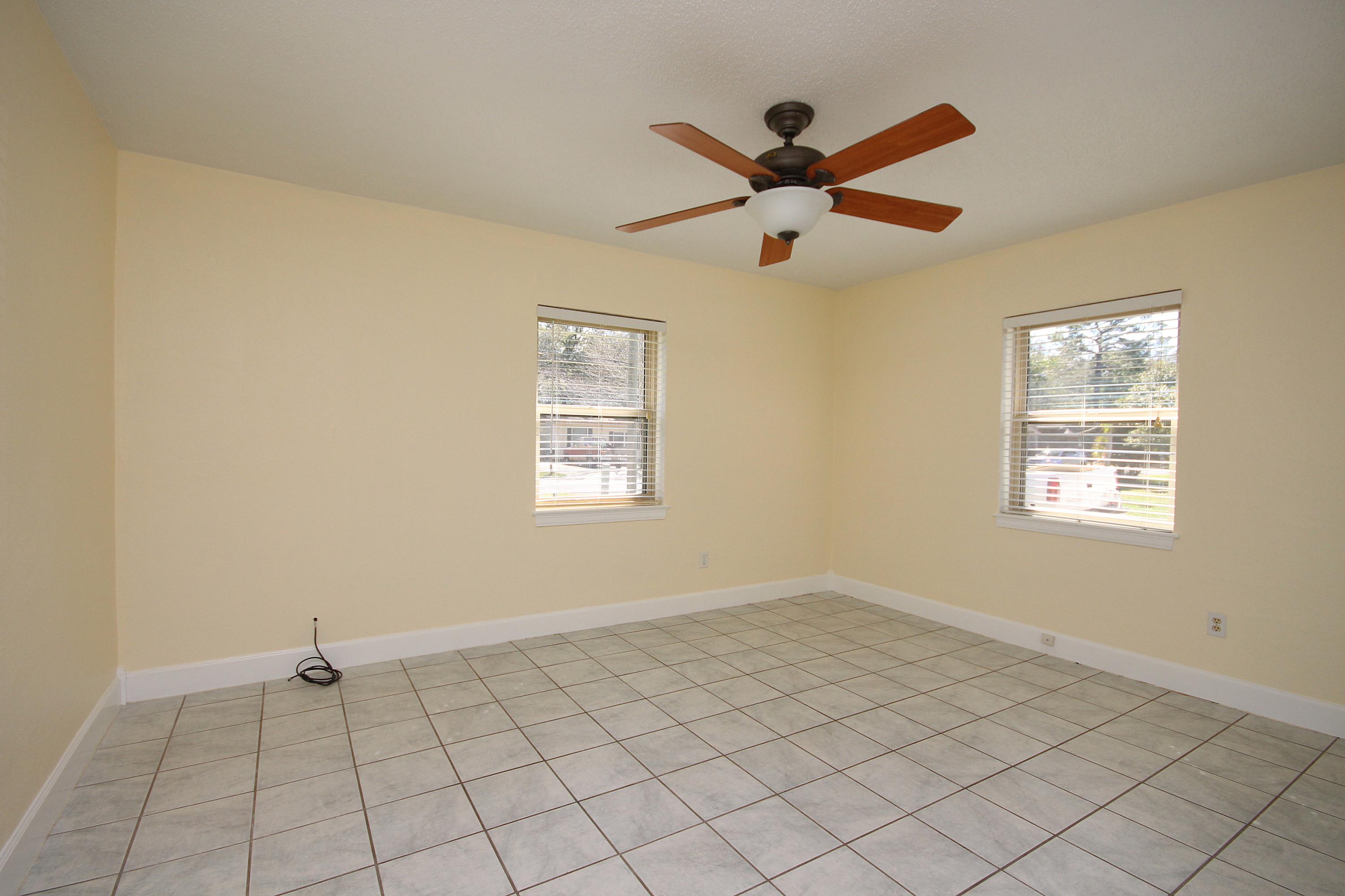 ELLIOTTS POINT 4TH ADDN - Residential