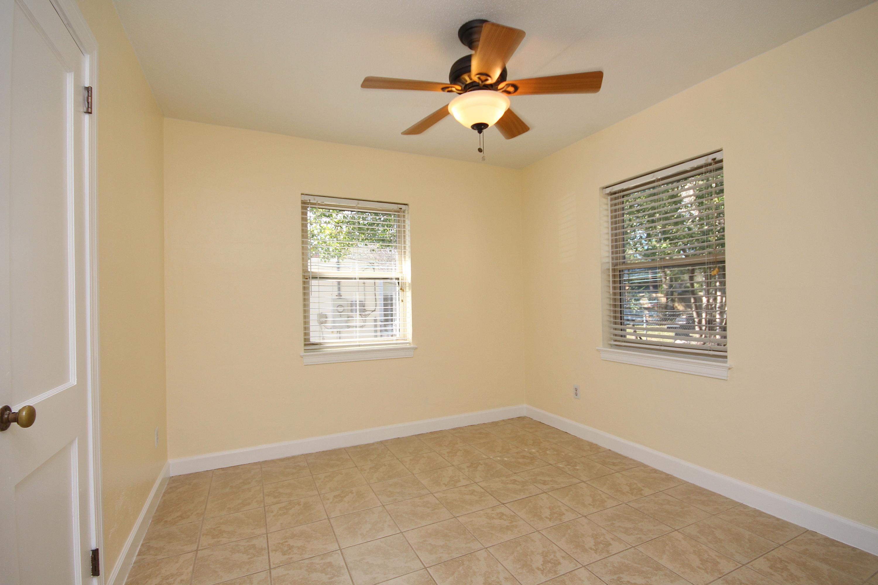 ELLIOTTS POINT 4TH ADDN - Residential