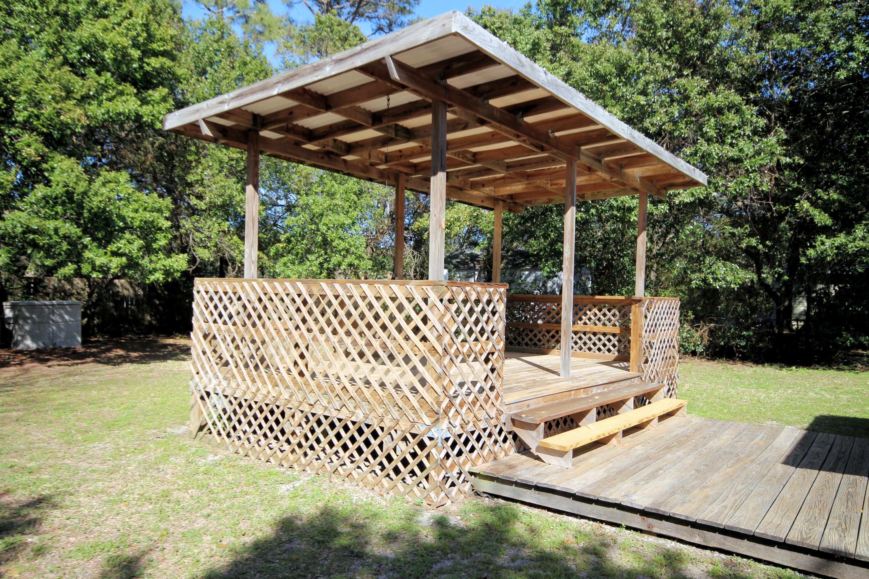 ELLIOTTS POINT 4TH ADDN - Residential