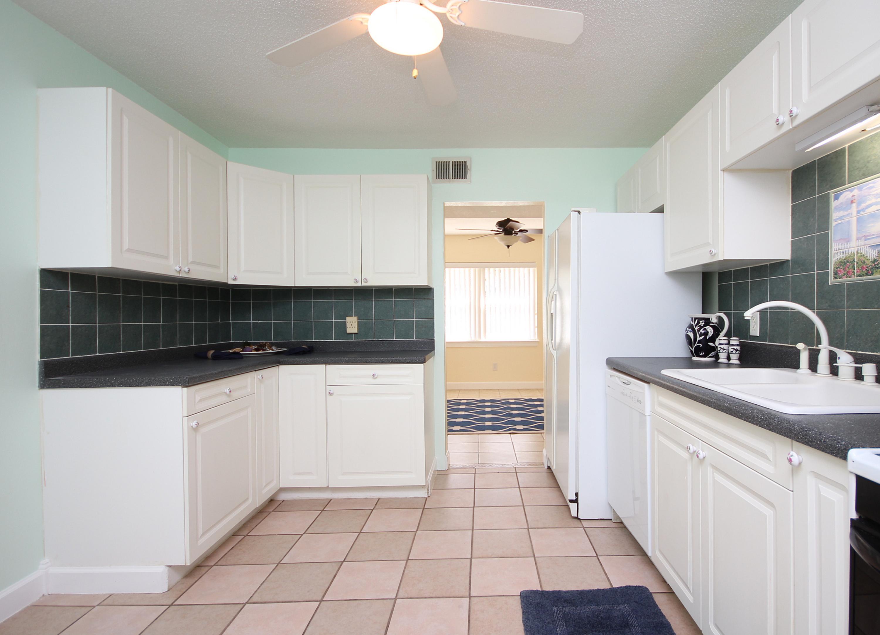 ELLIOTTS POINT 4TH ADDN - Residential