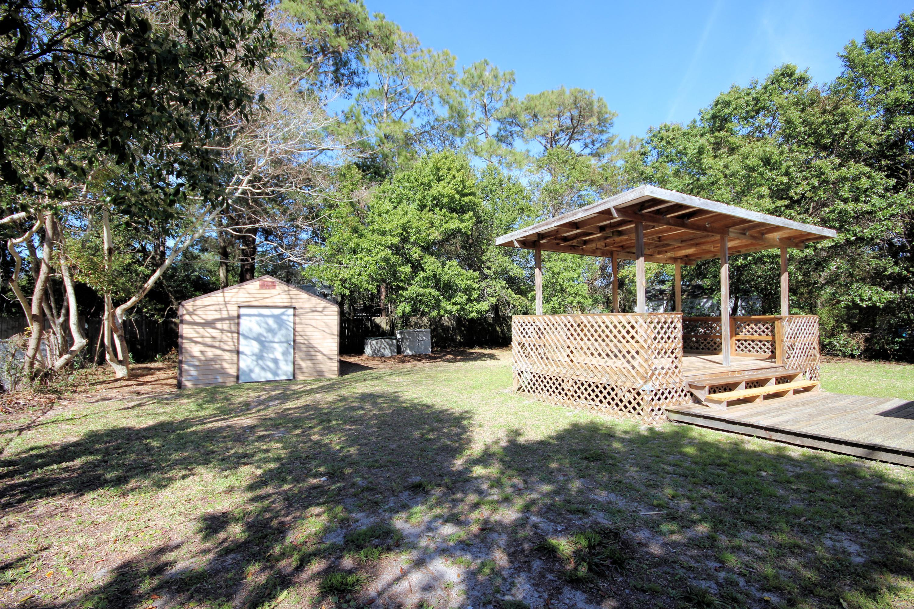 ELLIOTTS POINT 4TH ADDN - Residential