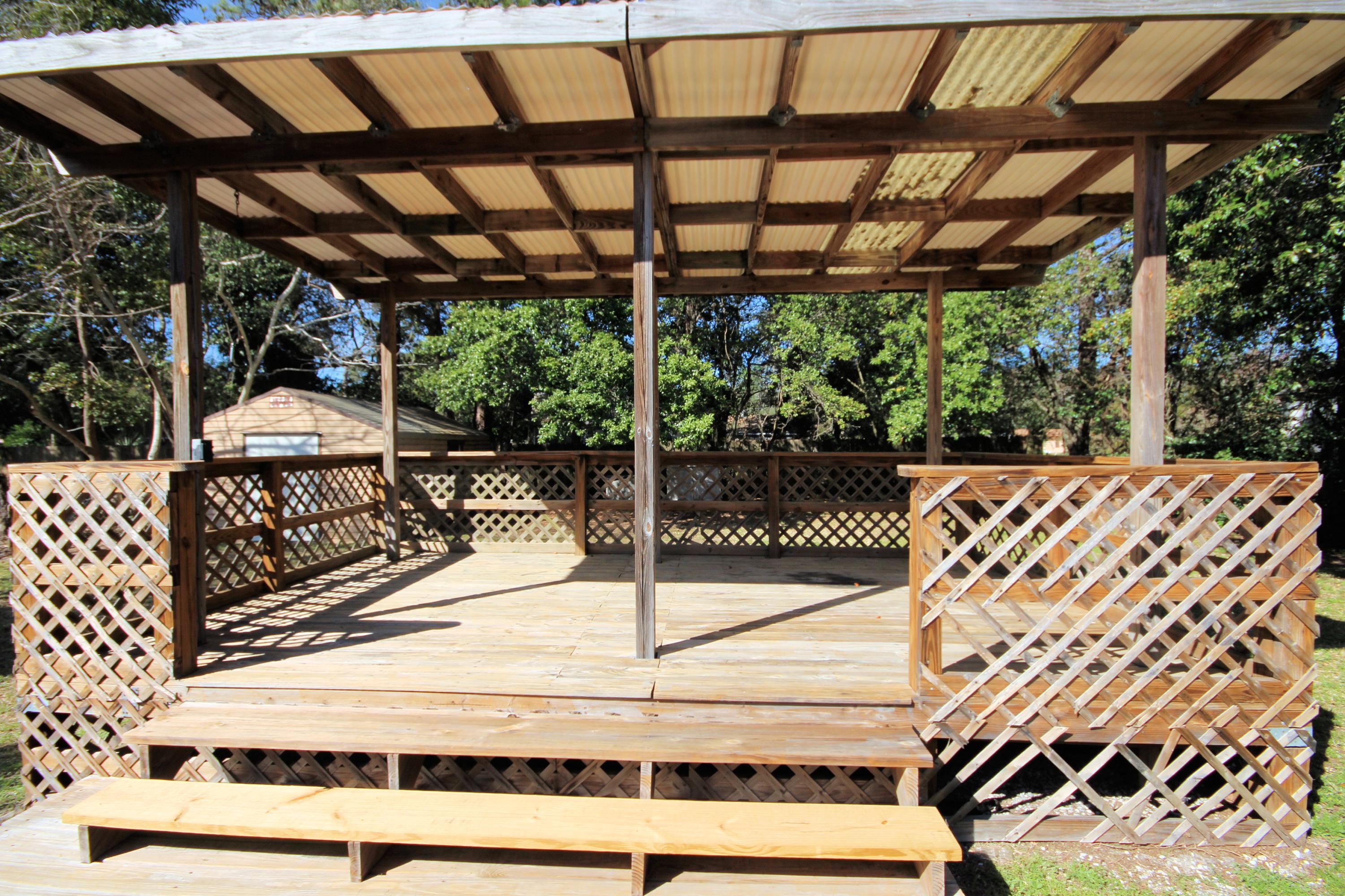 ELLIOTTS POINT 4TH ADDN - Residential