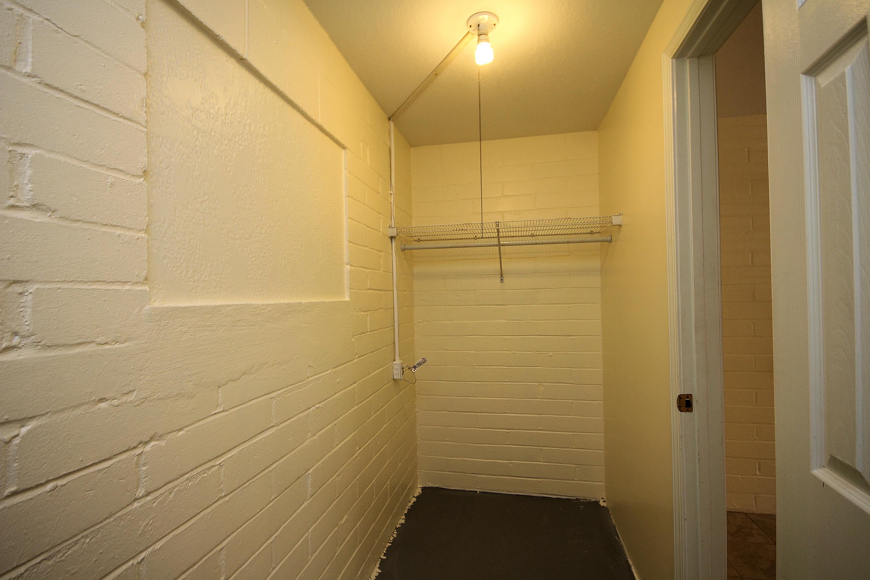 ELLIOTTS POINT 4TH ADDN - Residential