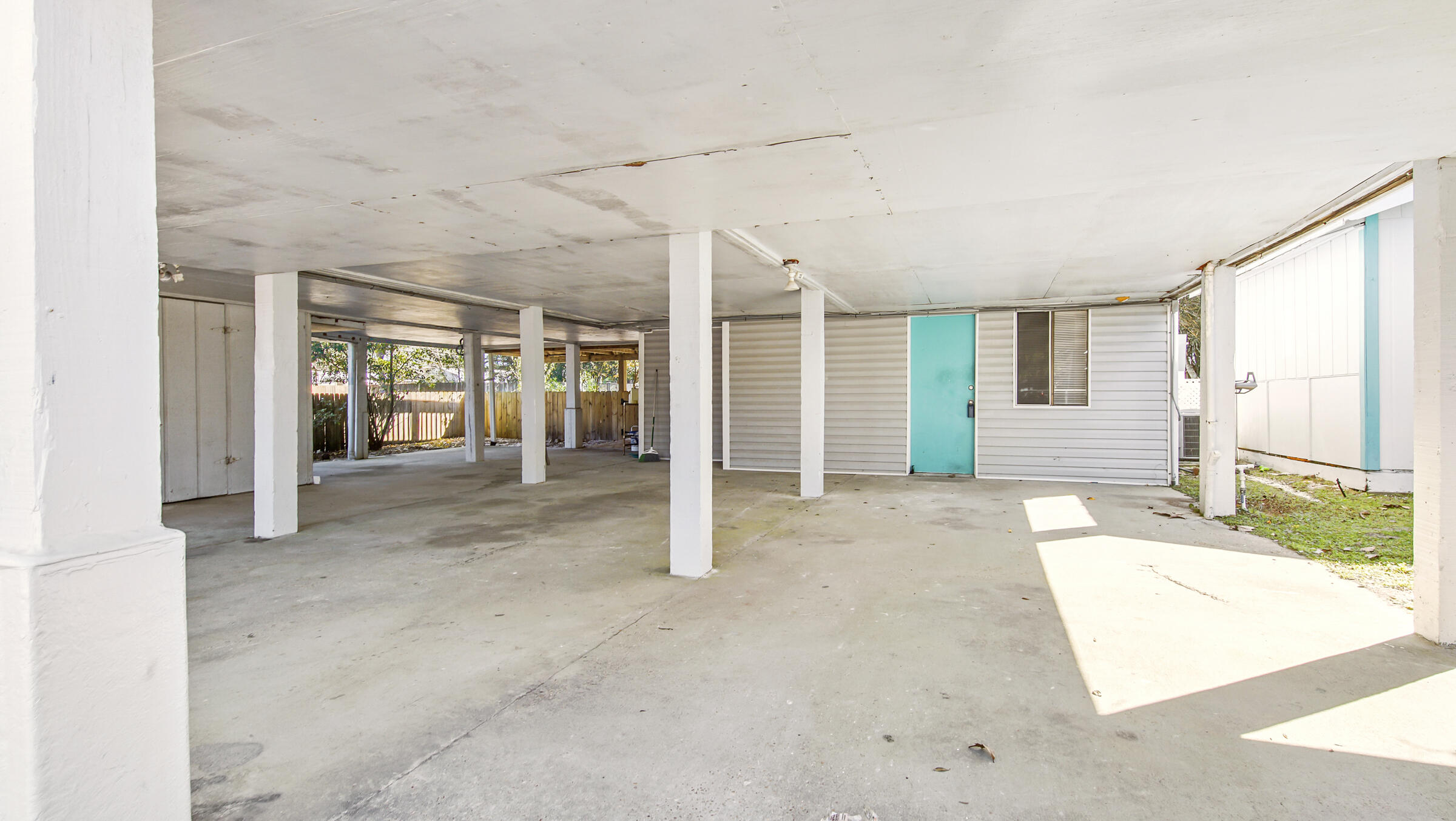 NO RECORDED SUBDIVISION - Residential