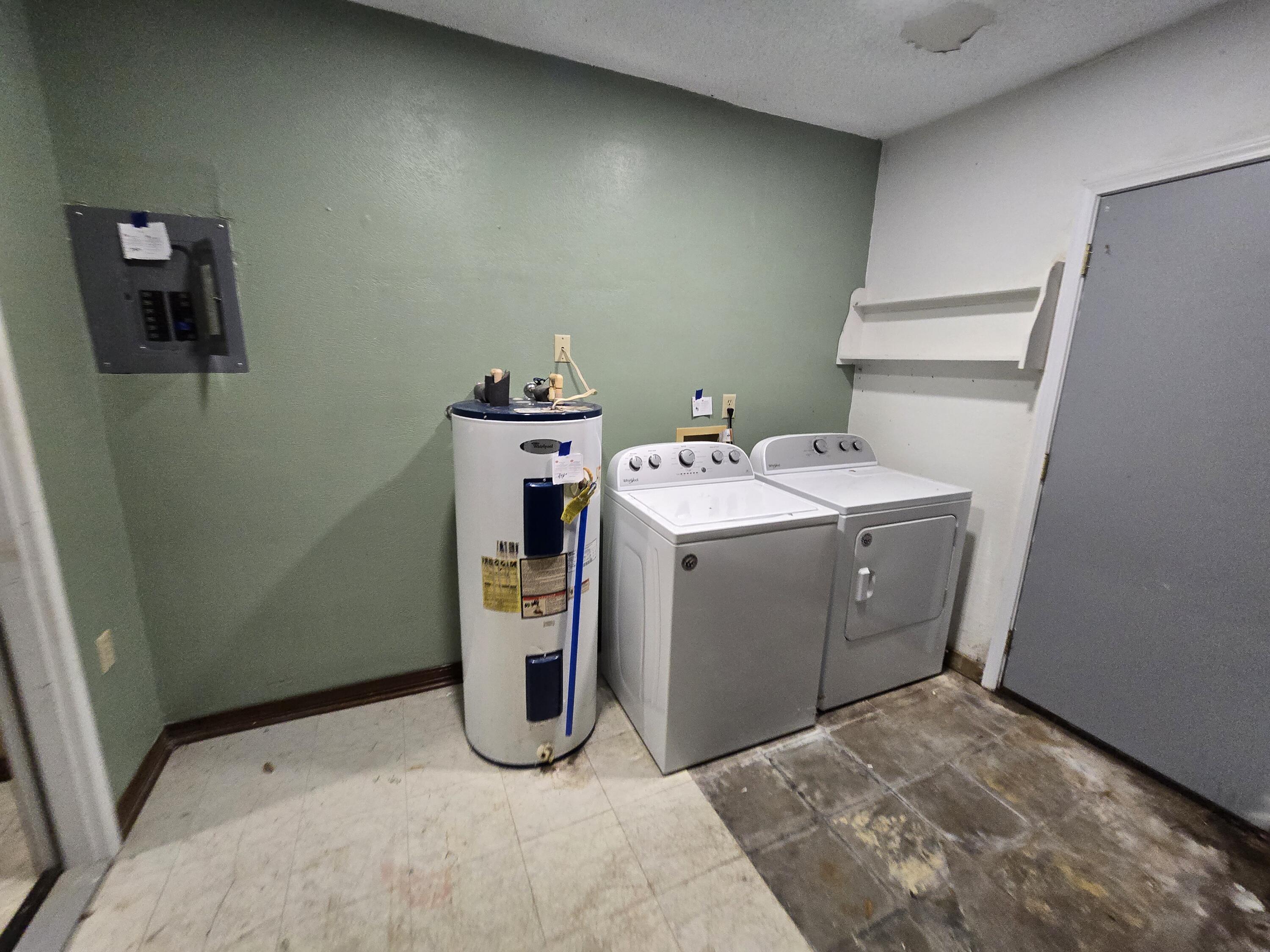 SHOAL WOOD ESTATES 1ST PH 1 - Residential