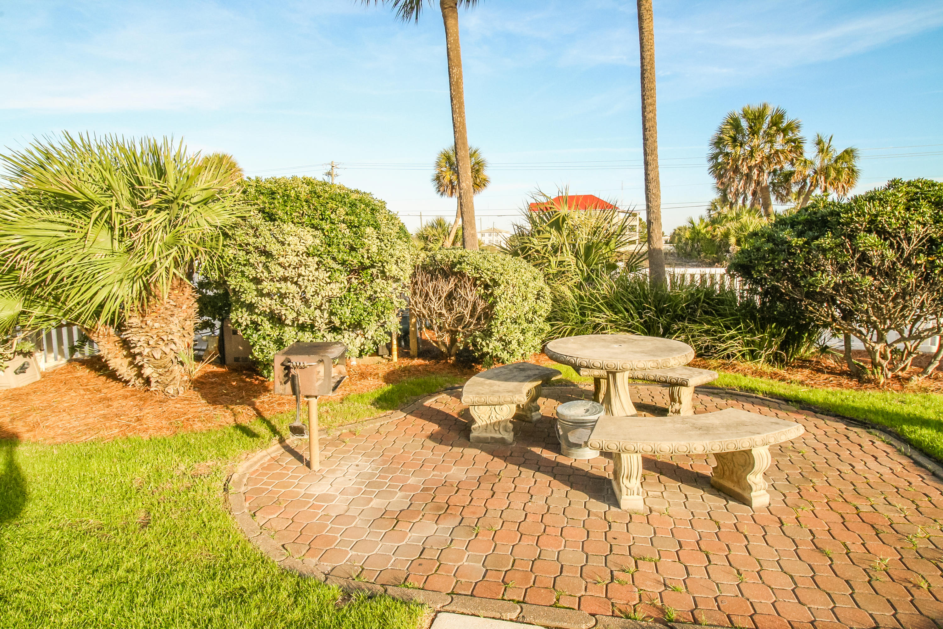 EMERALD TOWERS WEST CONDO - Residential