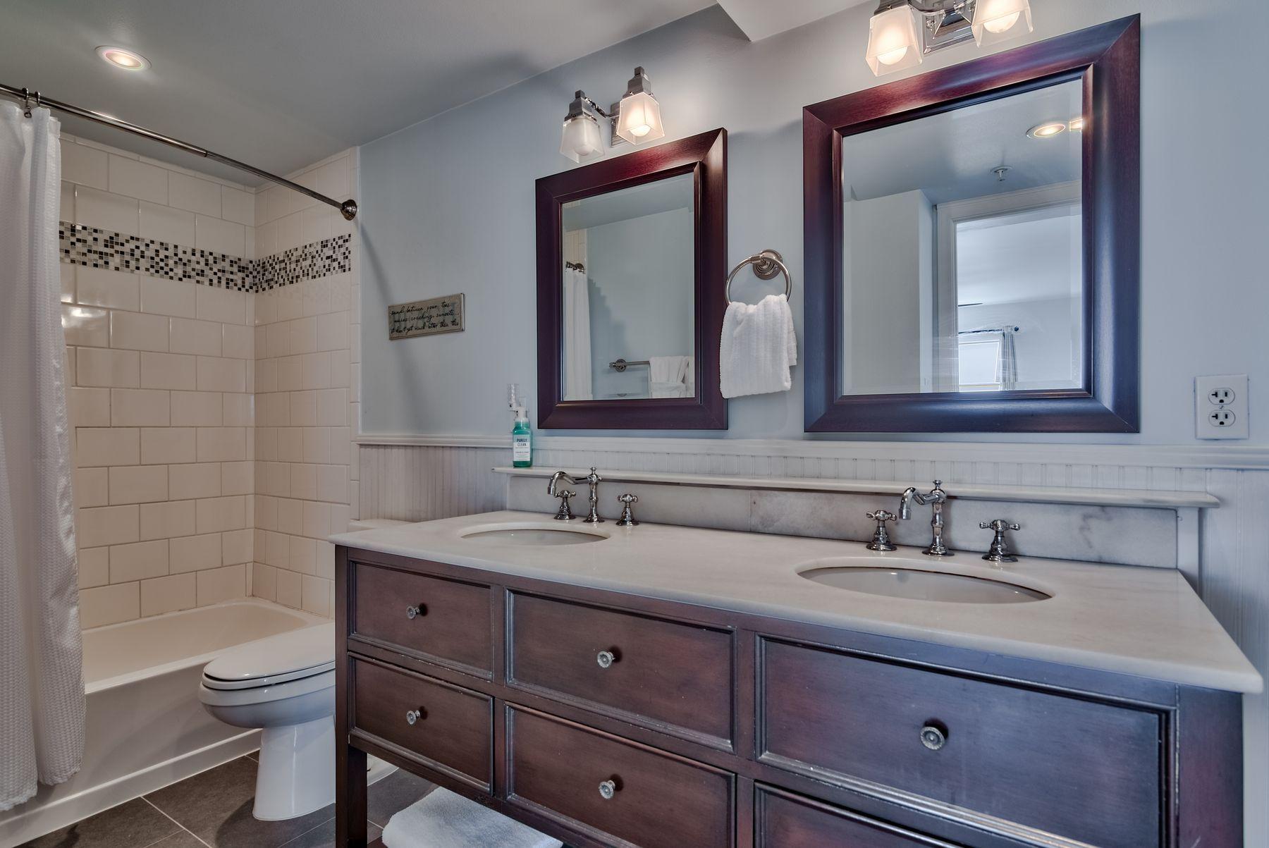 EMERALD TOWERS WEST CONDO - Residential