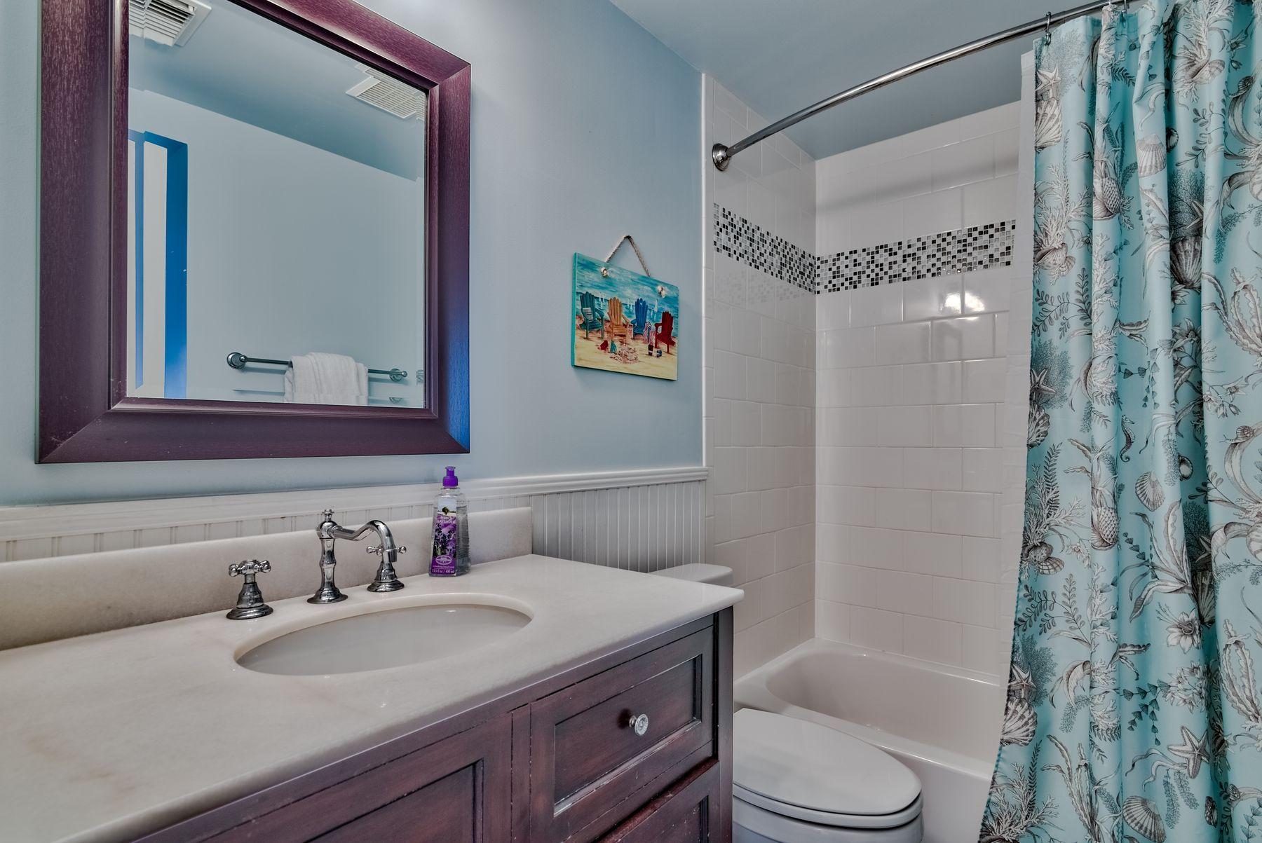 EMERALD TOWERS WEST CONDO - Residential