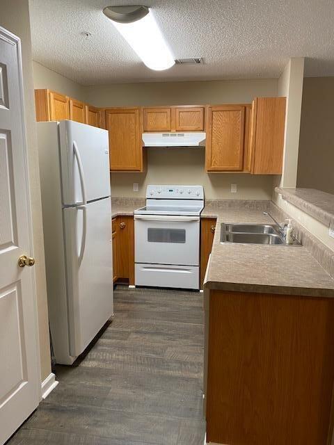 ROLLING PINES - Residential Lease