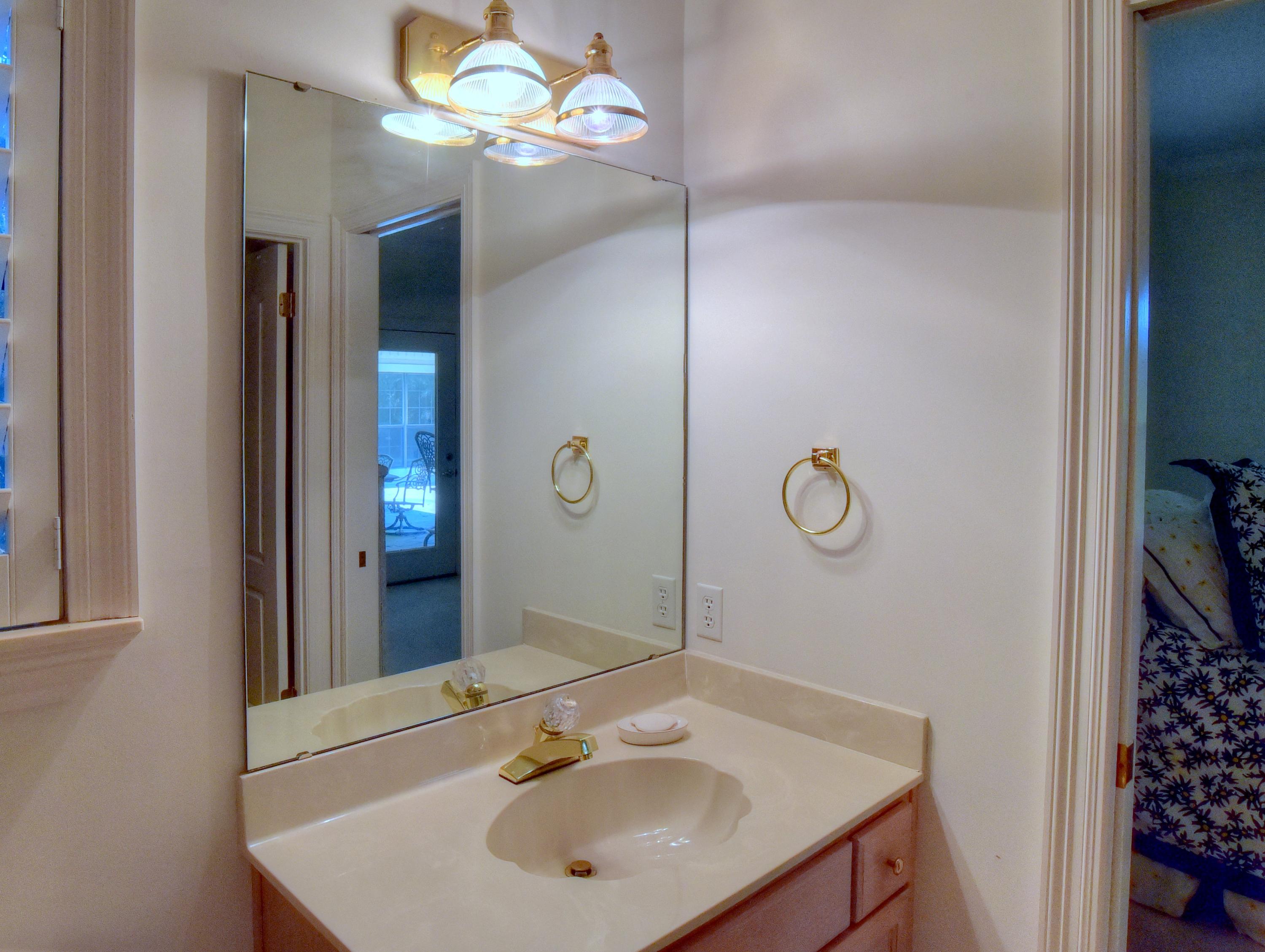 BAYTOWNE AVE EAST - Residential