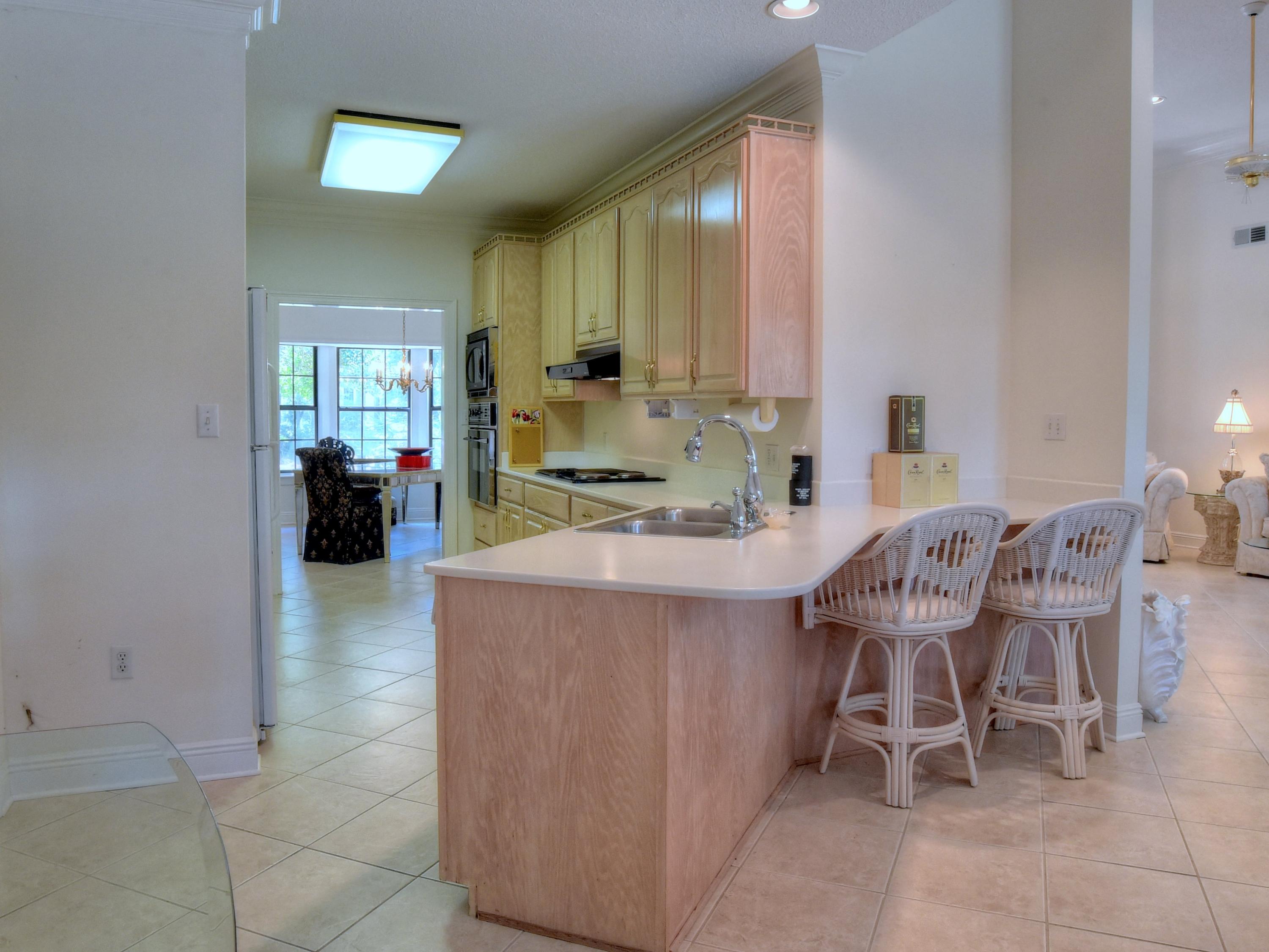 BAYTOWNE AVE EAST - Residential