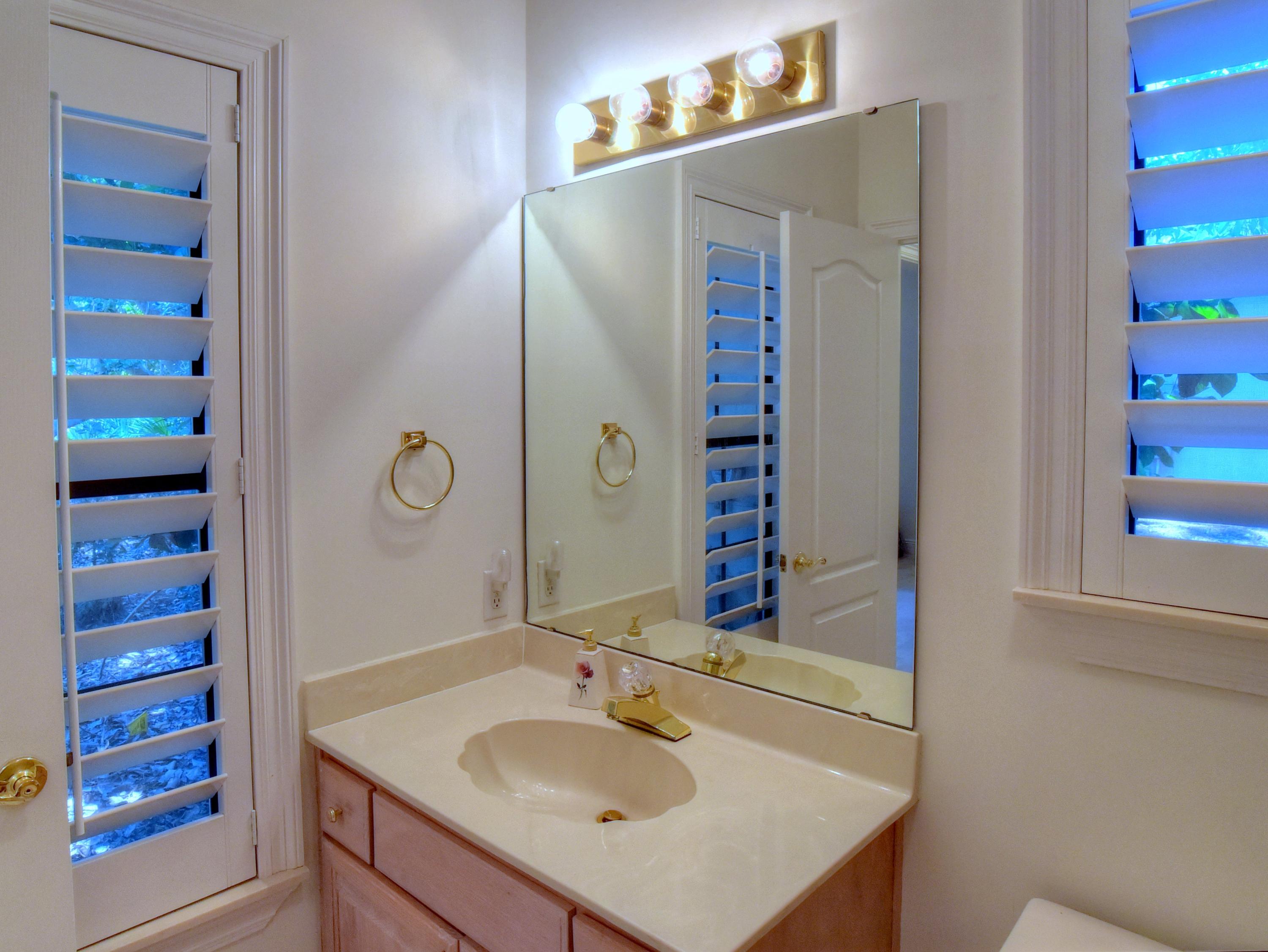 BAYTOWNE AVE EAST - Residential