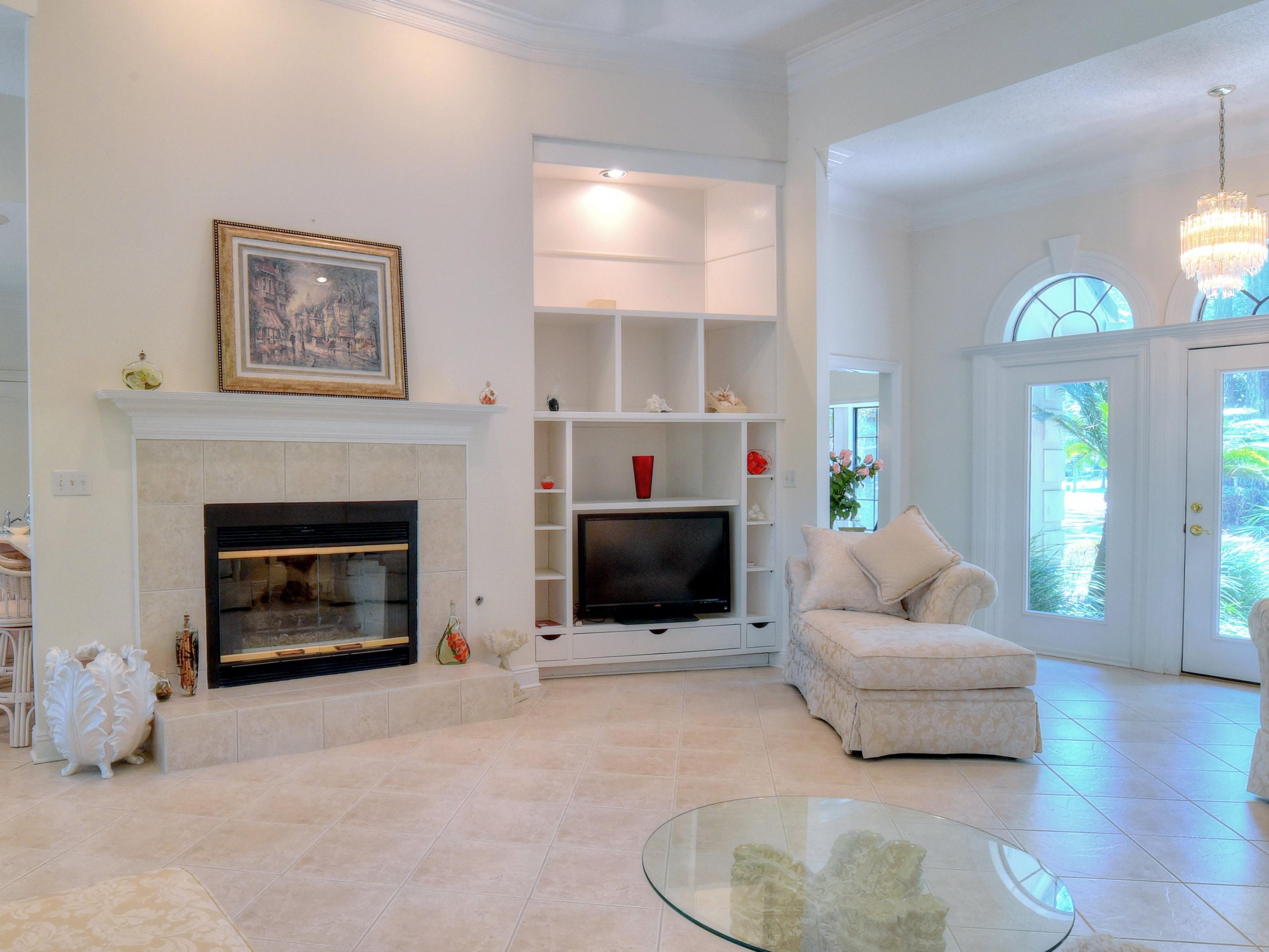 BAYTOWNE AVE EAST - Residential