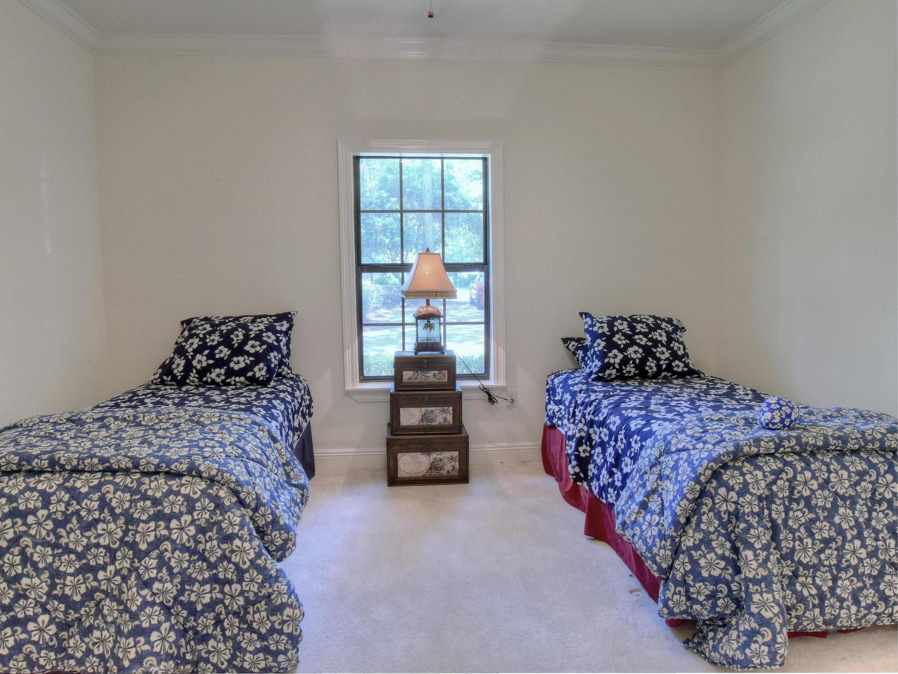 BAYTOWNE AVE EAST - Residential