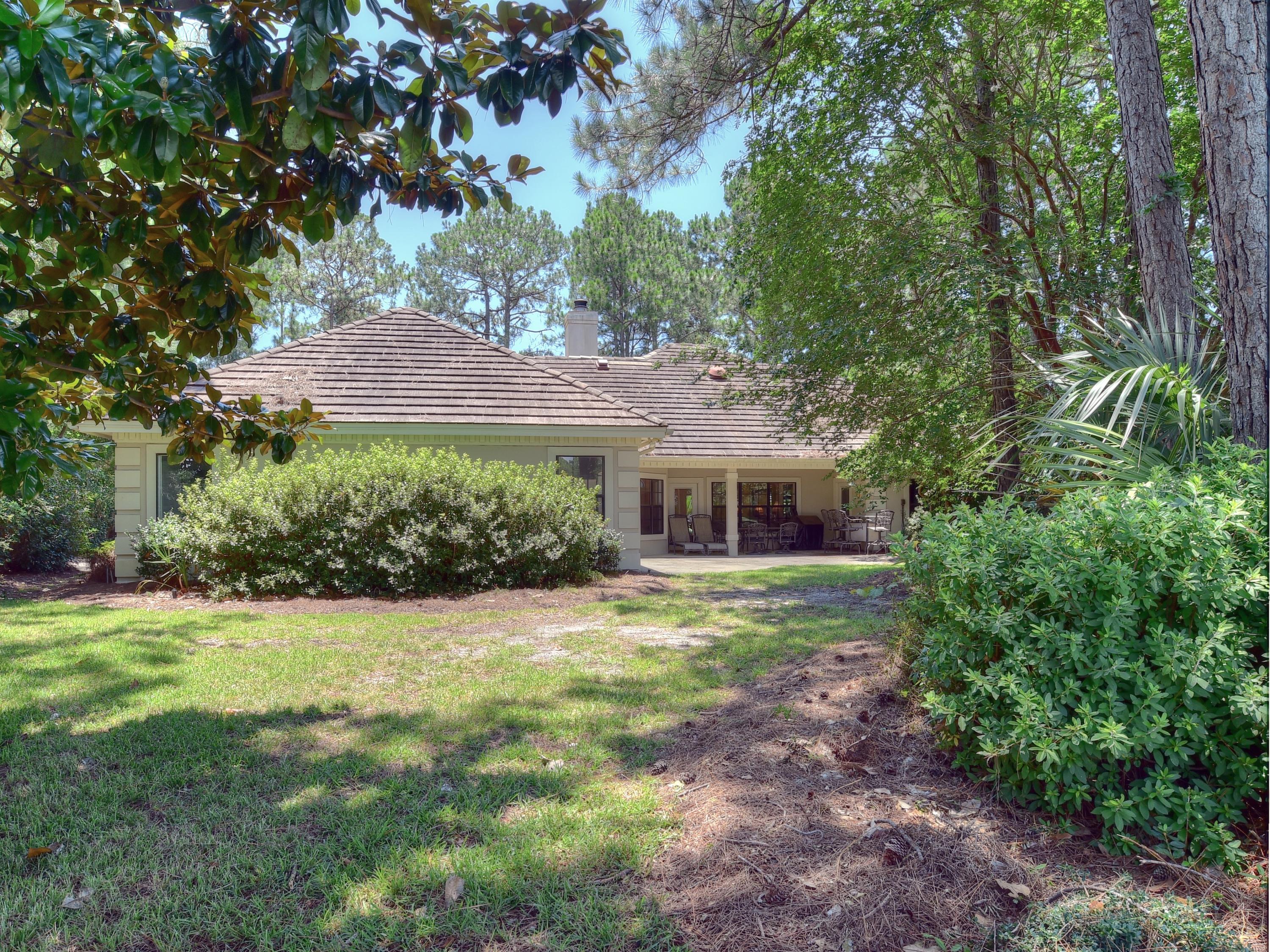 BAYTOWNE AVE EAST - Residential
