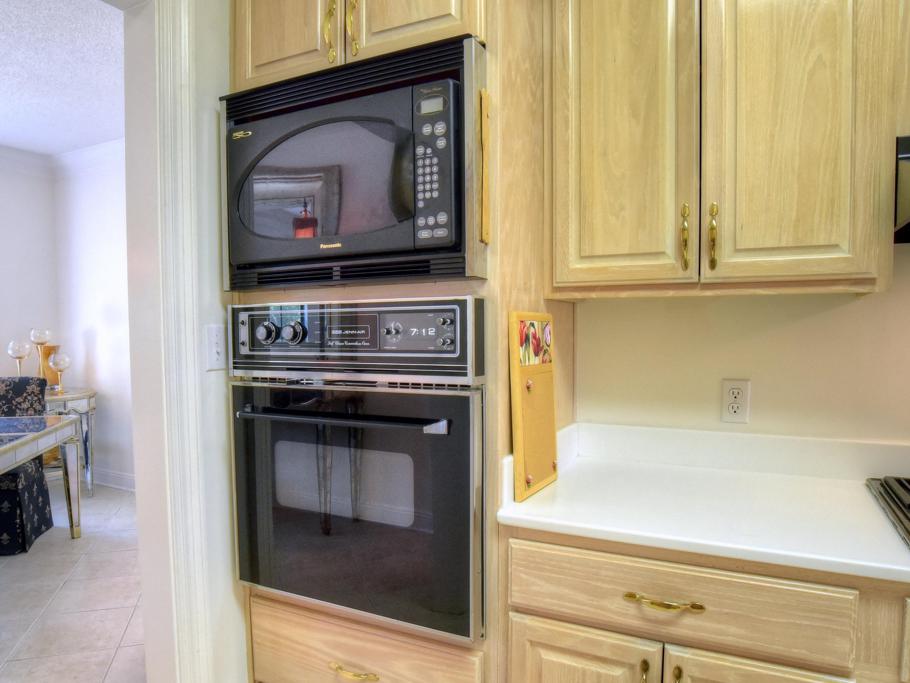 BAYTOWNE AVE EAST - Residential