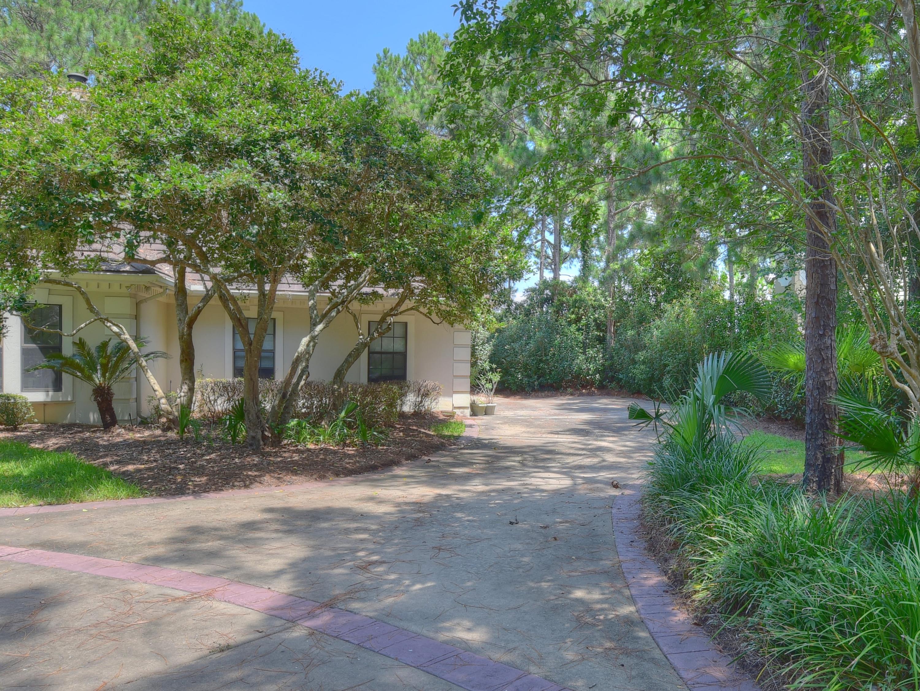 BAYTOWNE AVE EAST - Residential