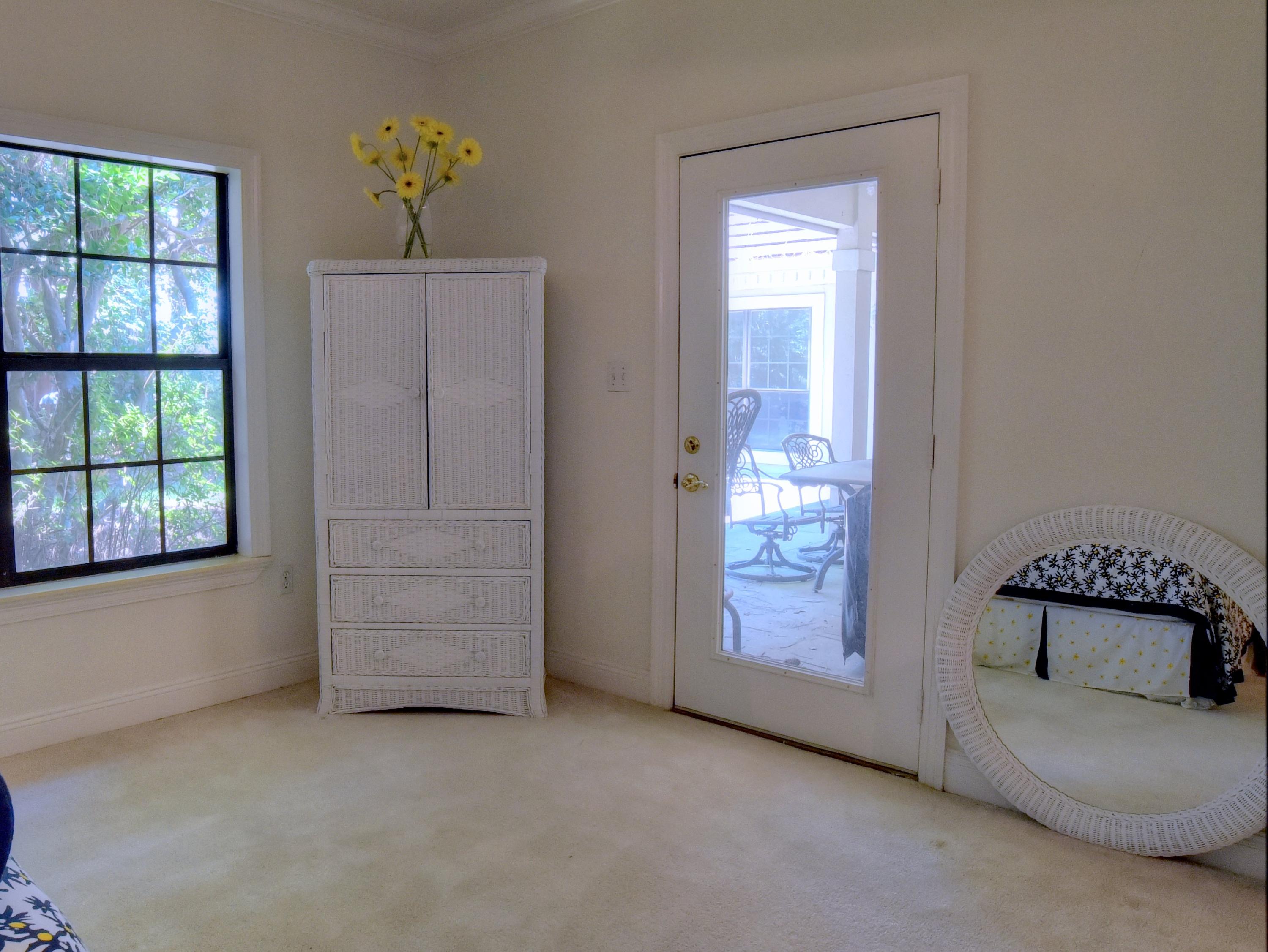 BAYTOWNE AVE EAST - Residential