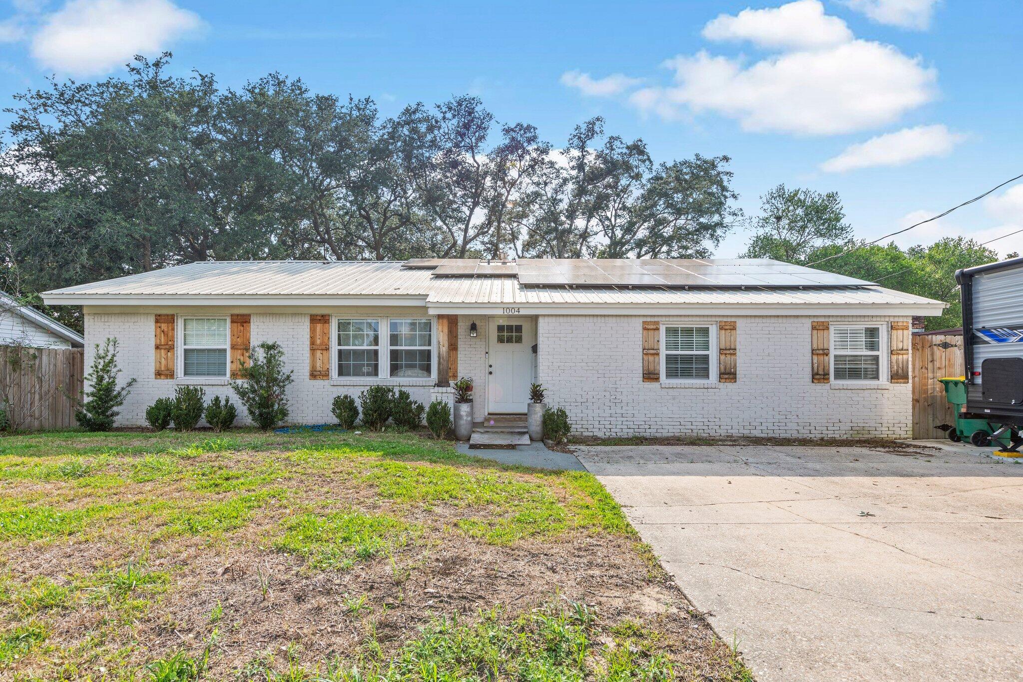 LEOTA MILLER S/D LOT 17 BLK D - Residential Lease