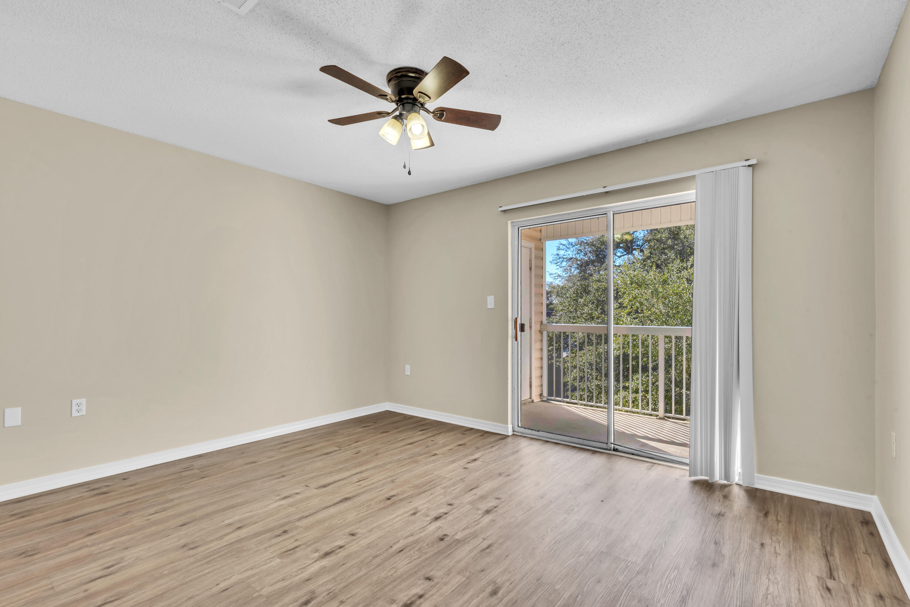 ROCKPORT APPARTMENTS - Residential Lease