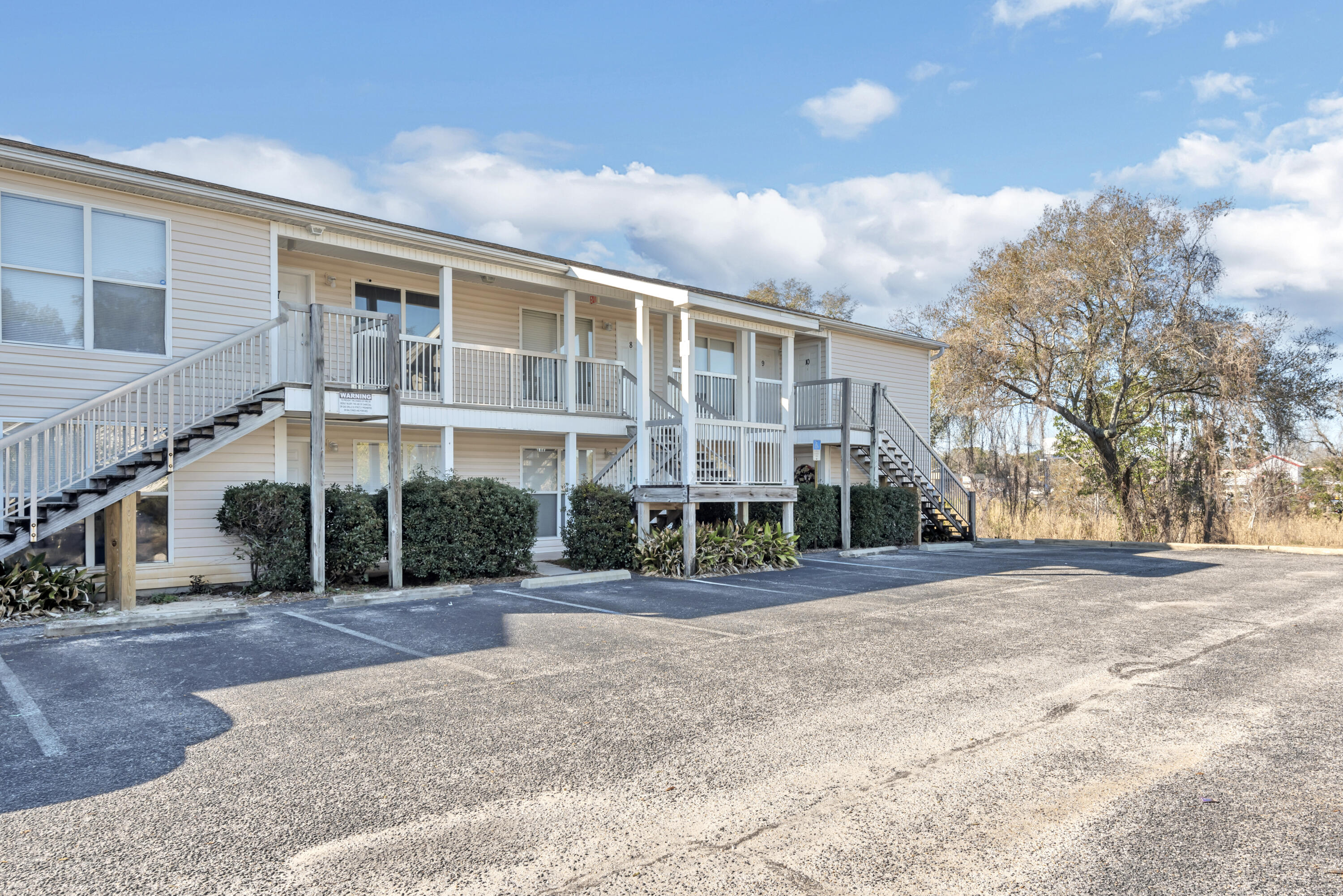 ROCKPORT APPARTMENTS - Residential Lease