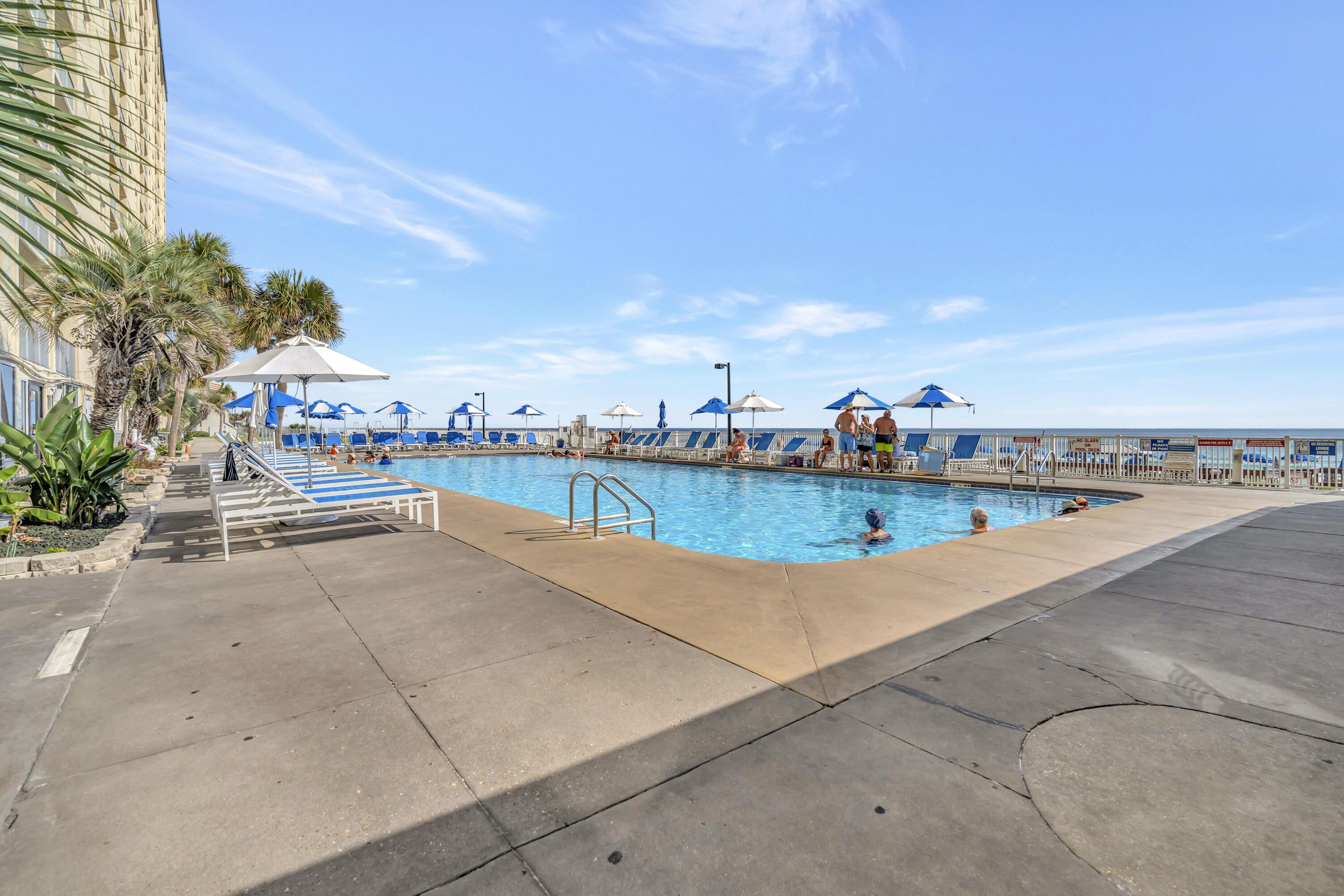 REGENCY TOWERS - Residential