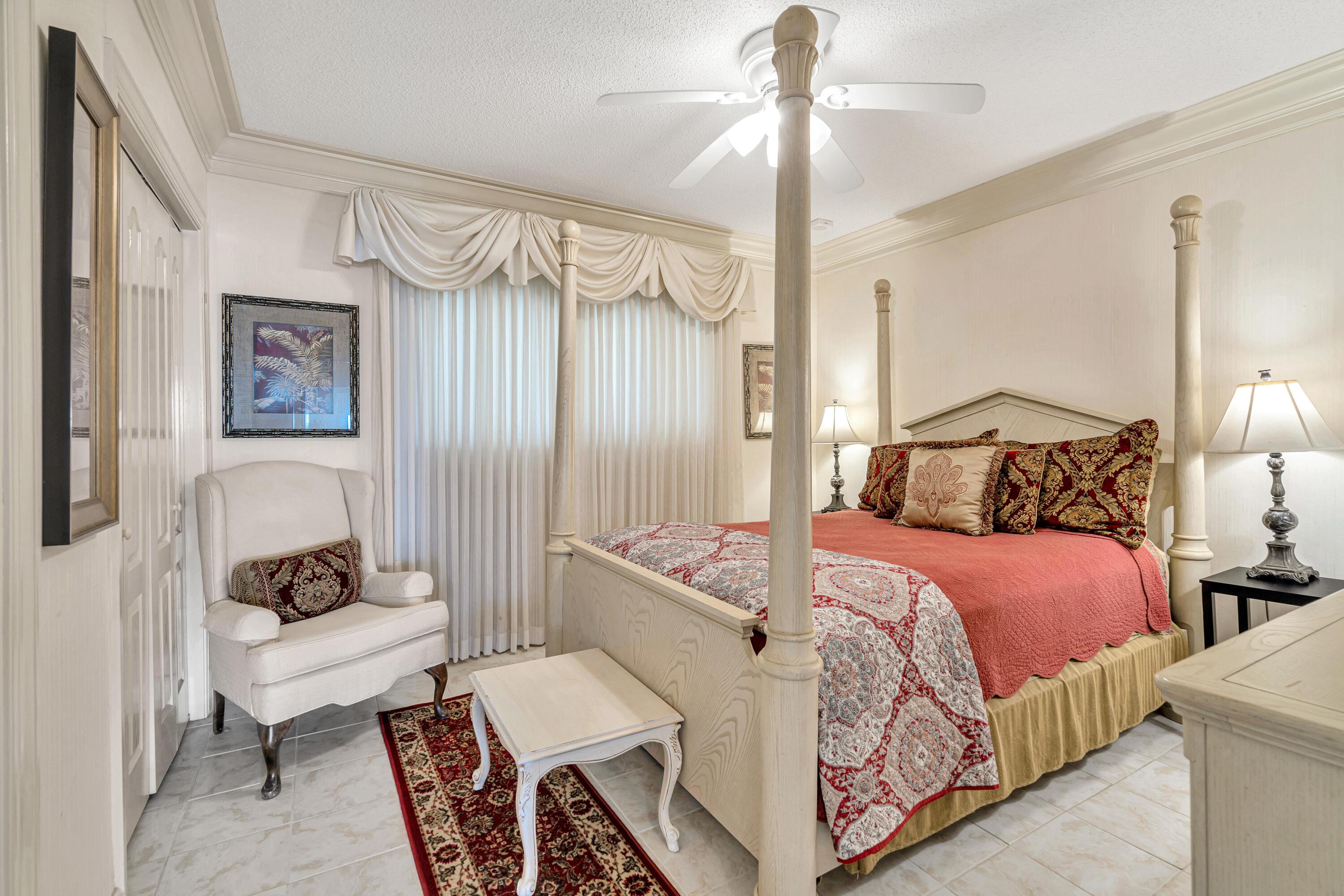 REGENCY TOWERS - Residential