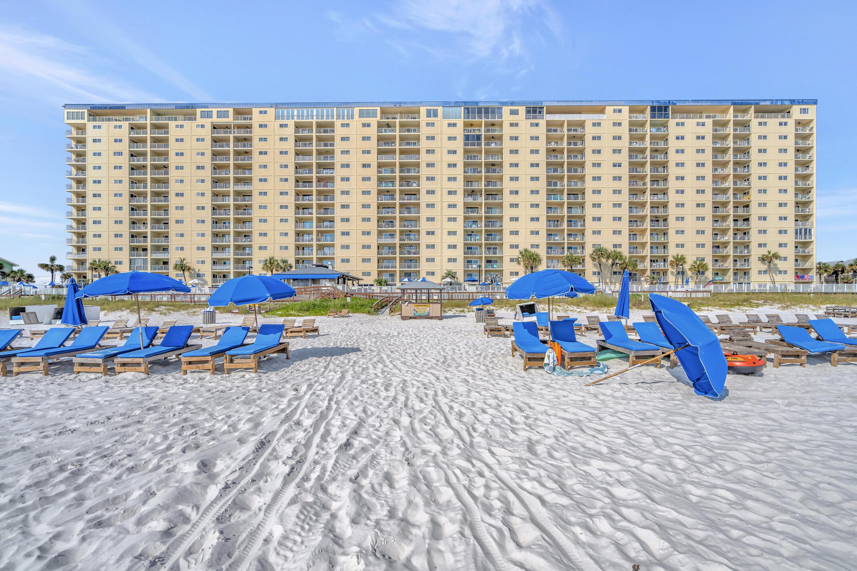 REGENCY TOWERS - Residential