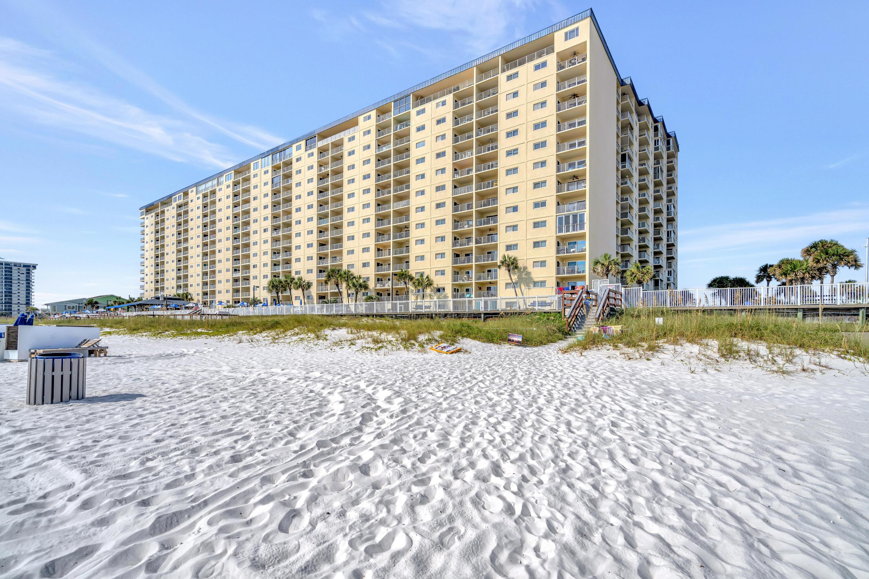 REGENCY TOWERS - Residential