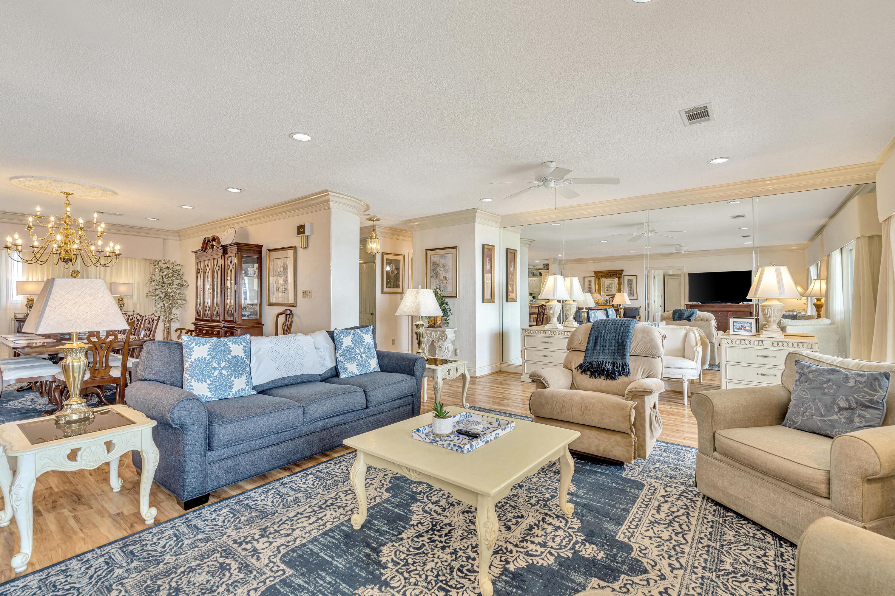 REGENCY TOWERS - Residential