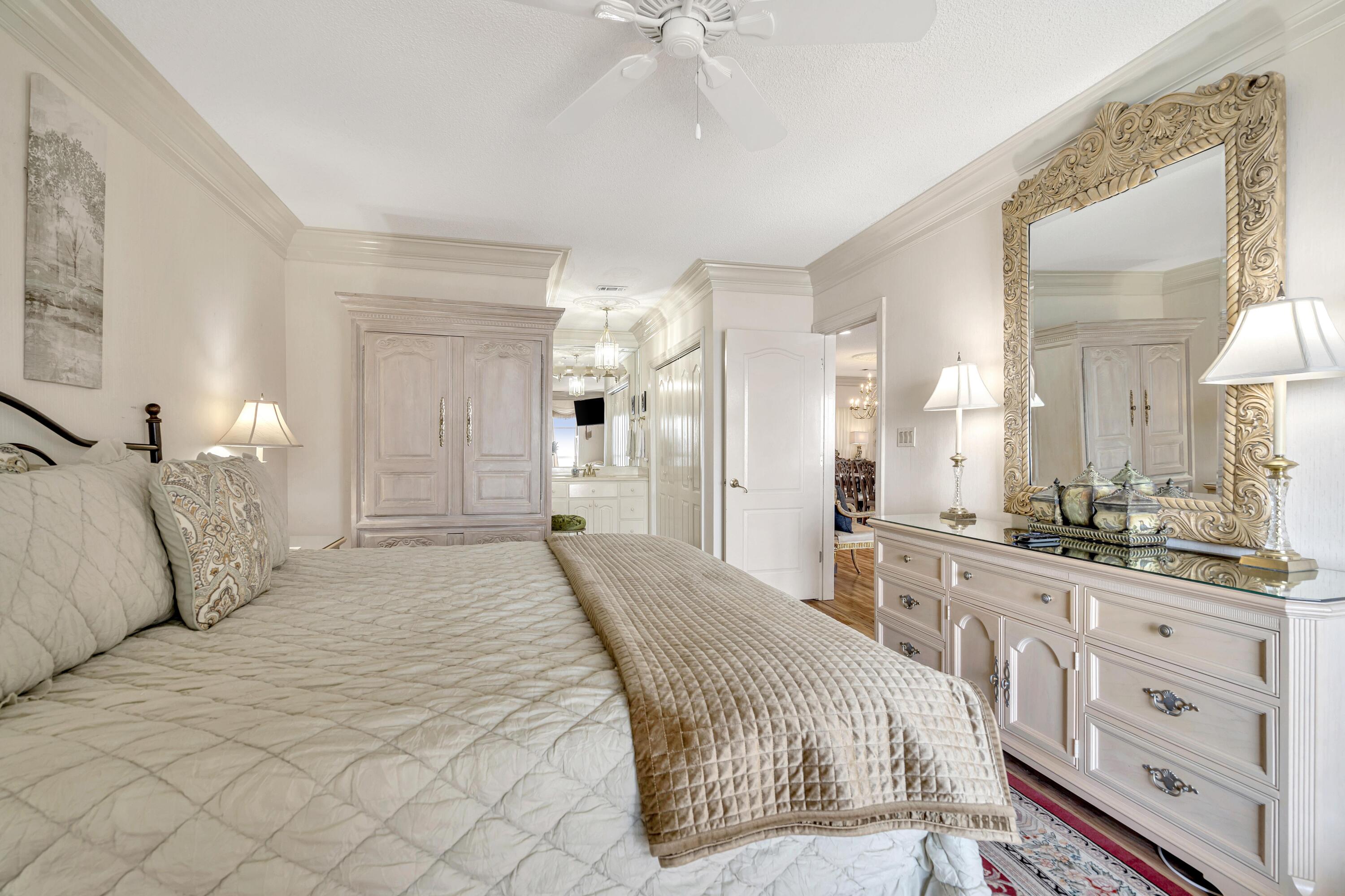 REGENCY TOWERS - Residential