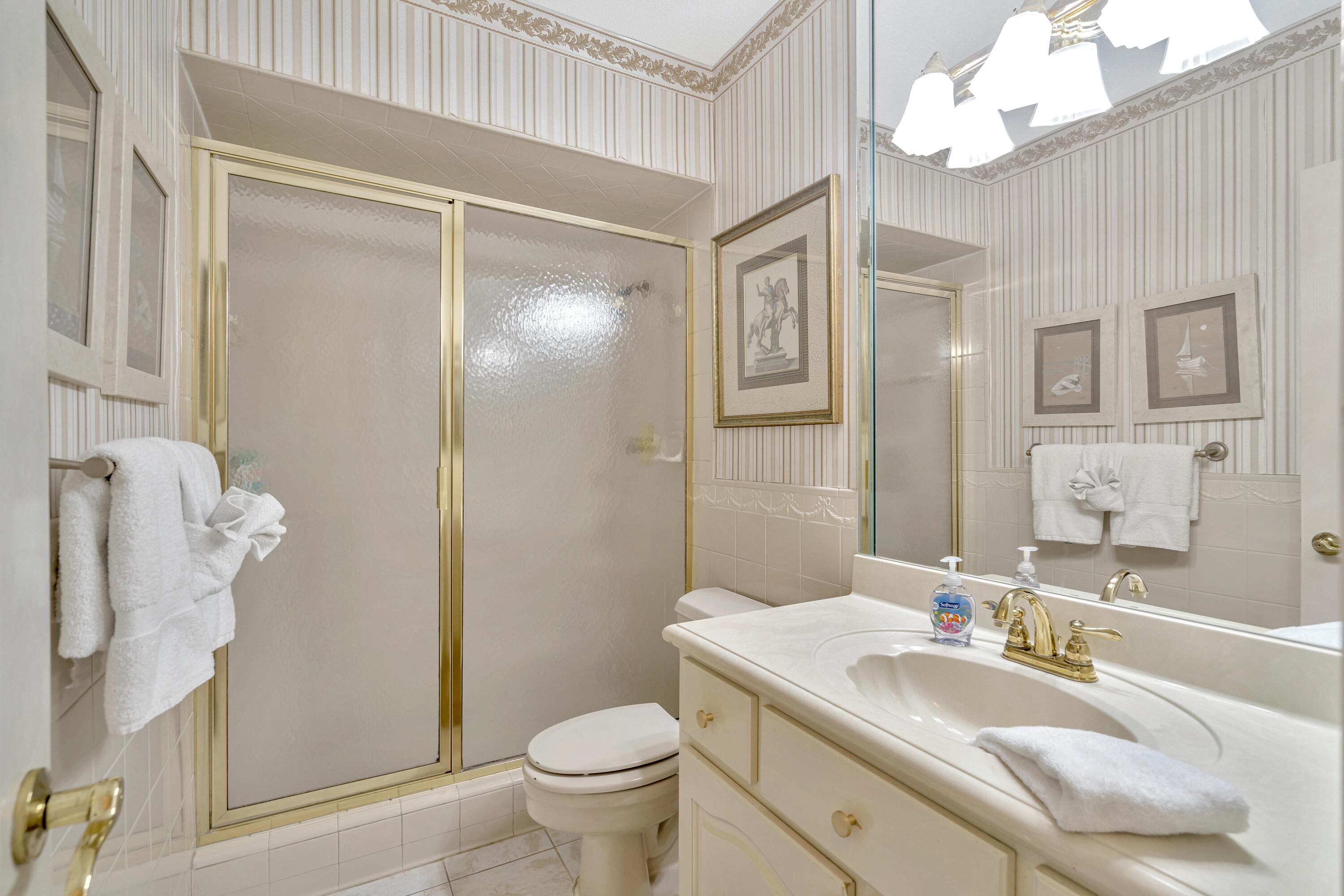 REGENCY TOWERS - Residential