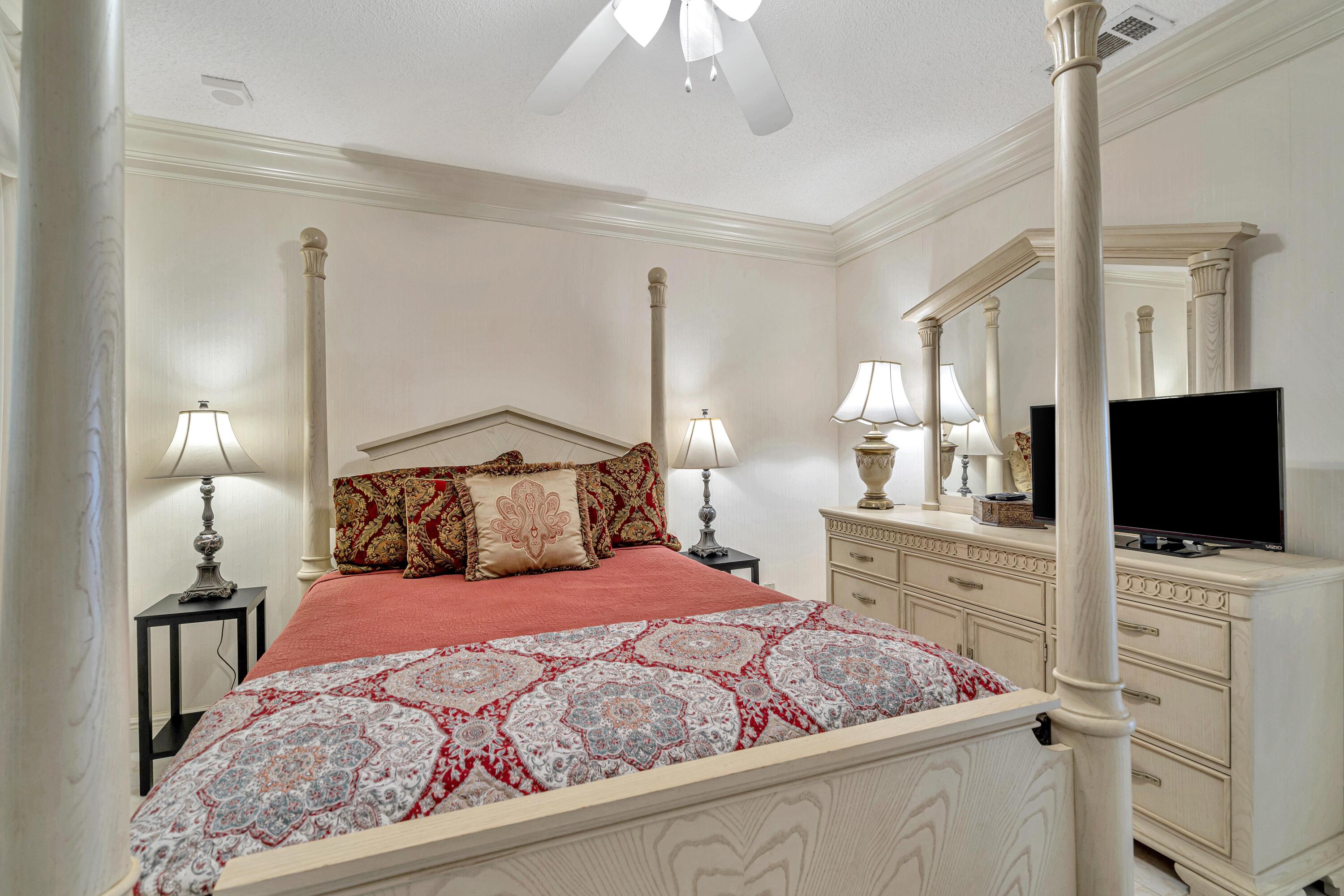 REGENCY TOWERS - Residential