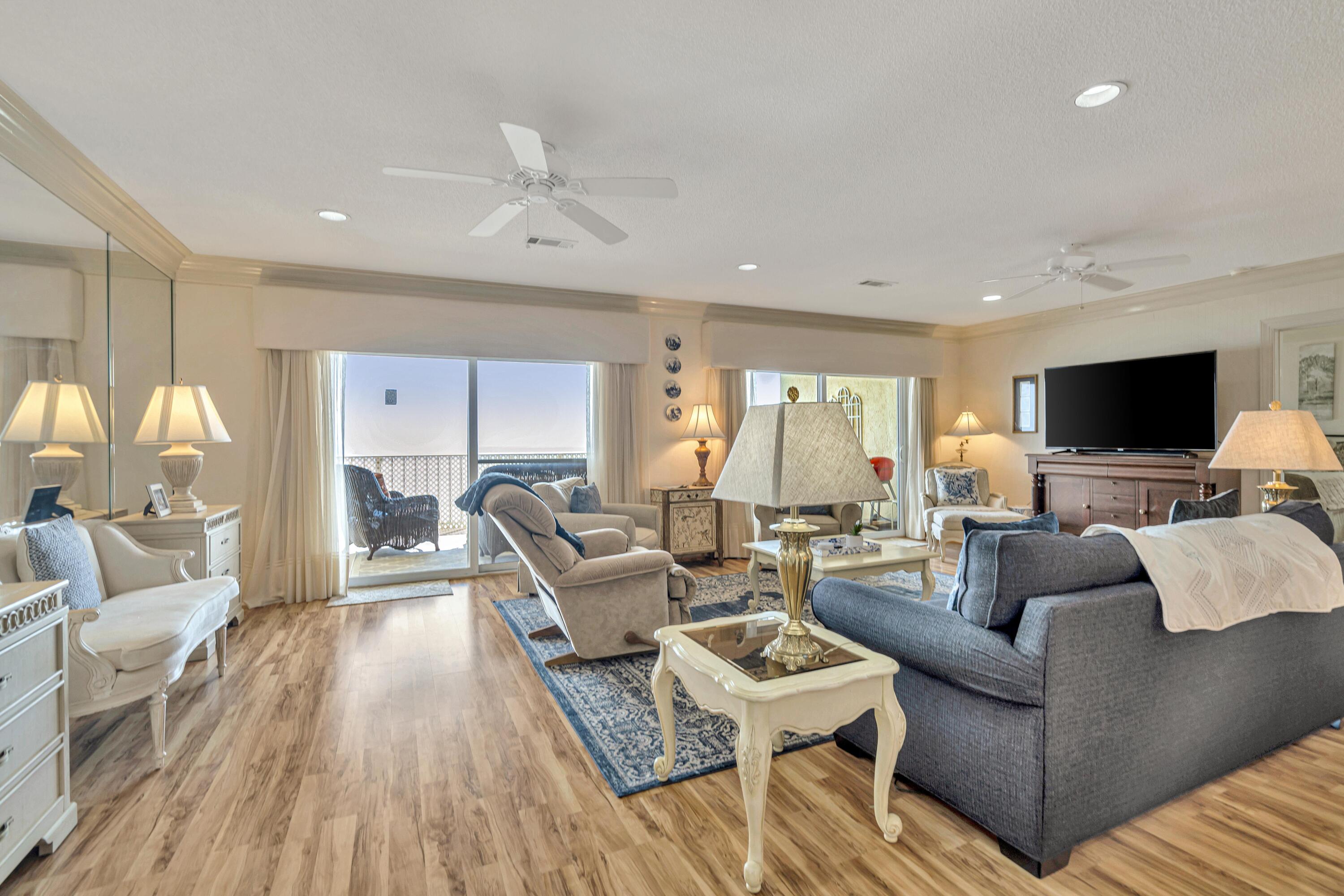 REGENCY TOWERS - Residential