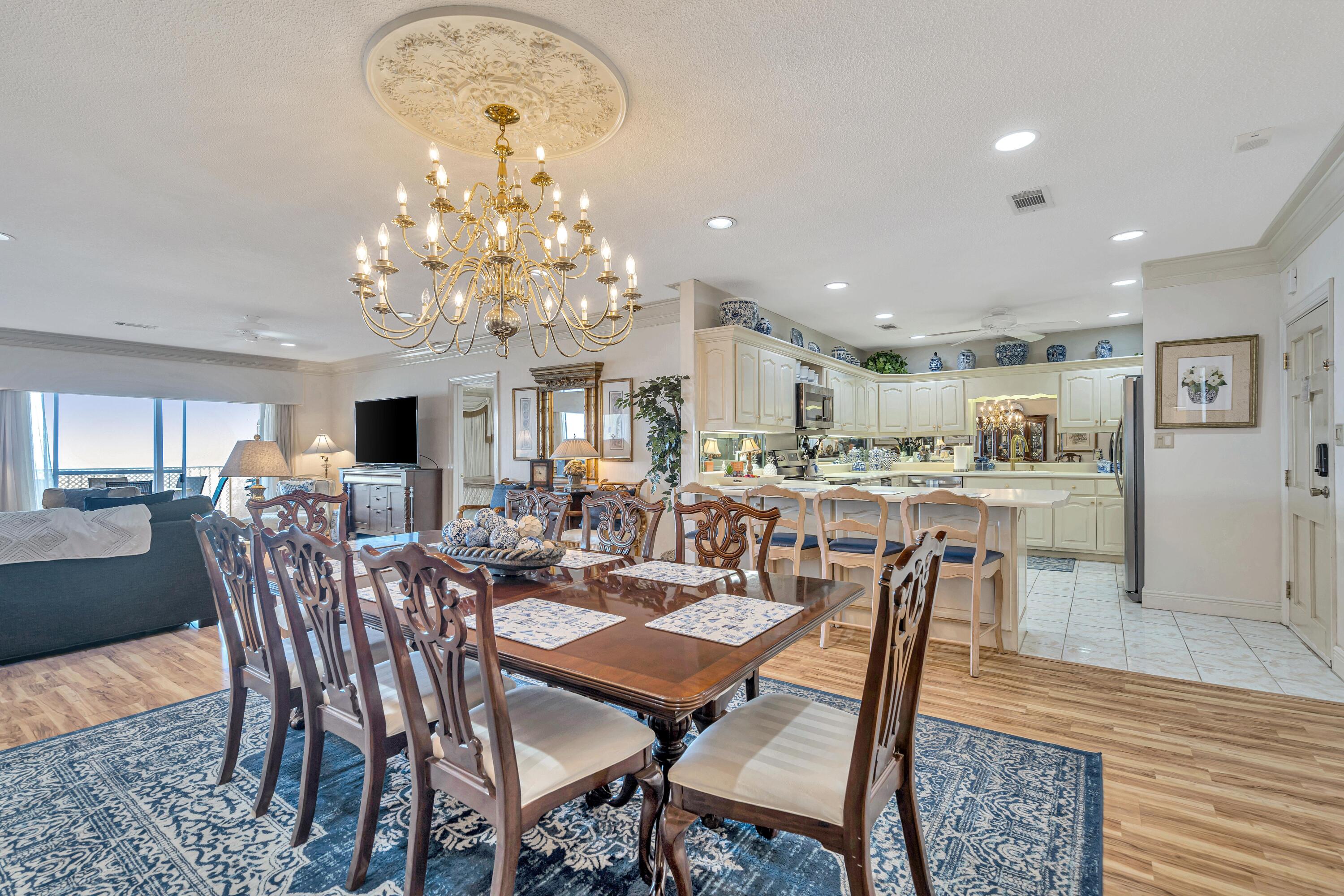 REGENCY TOWERS - Residential