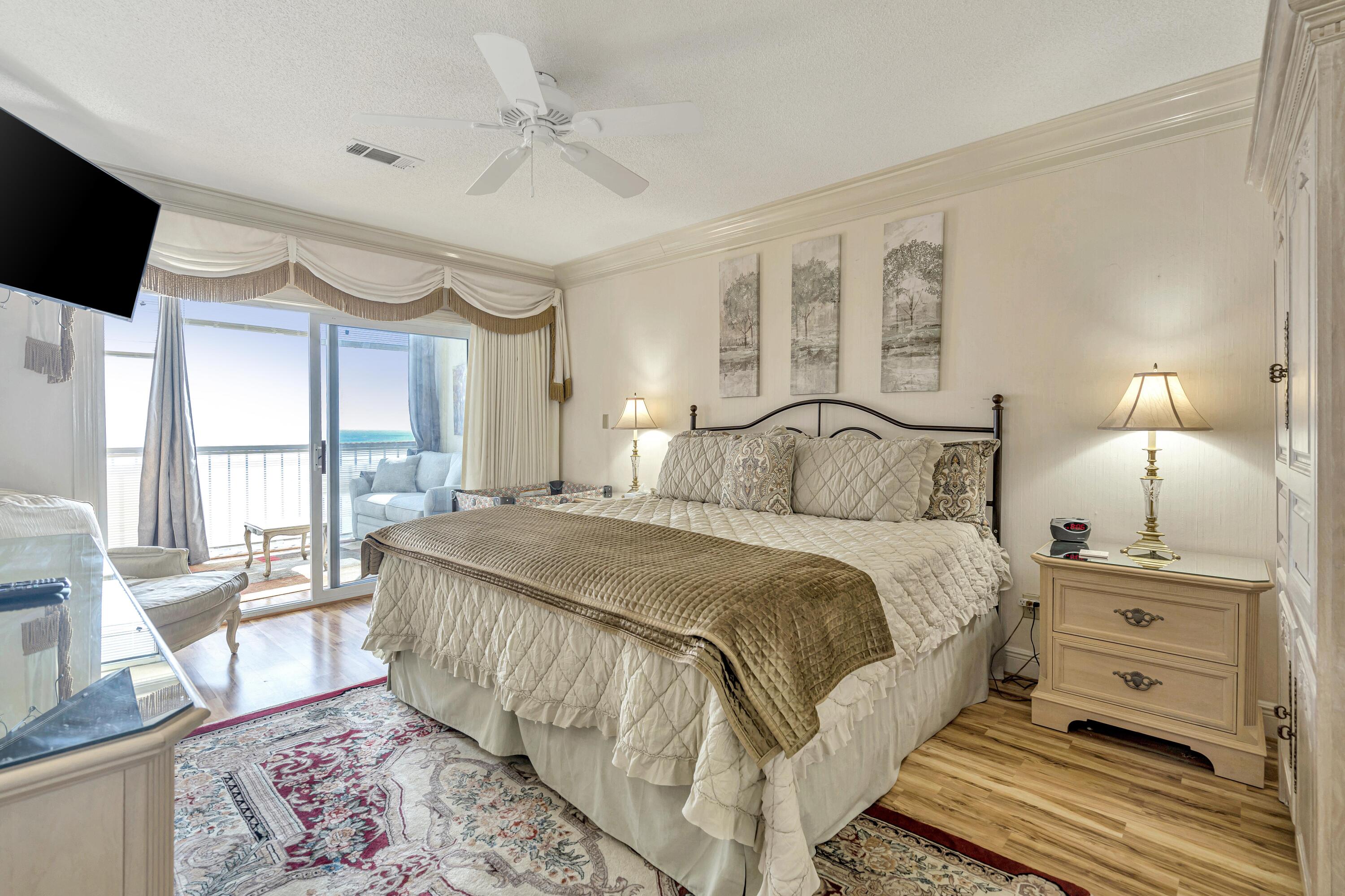 REGENCY TOWERS - Residential