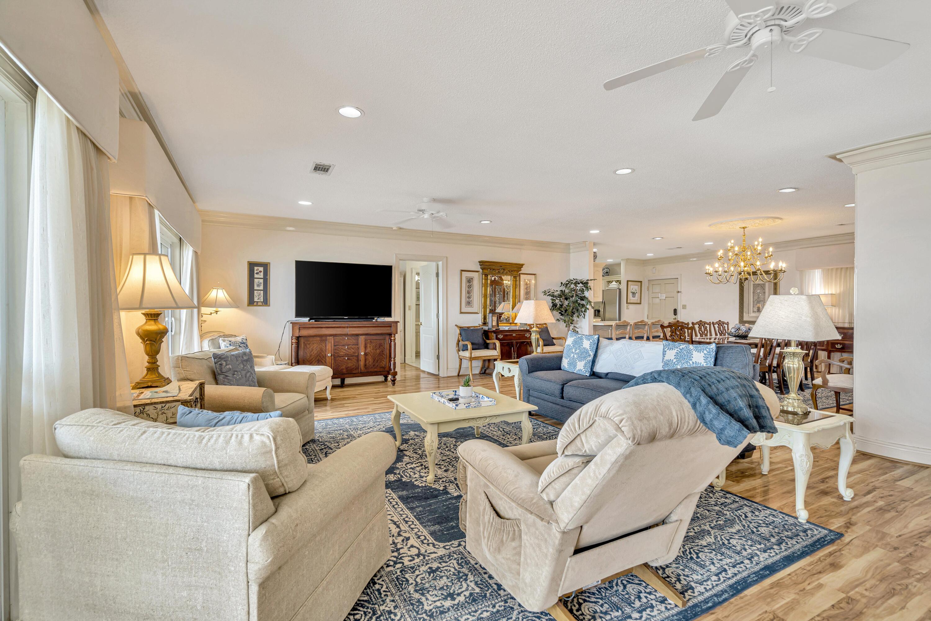 REGENCY TOWERS - Residential