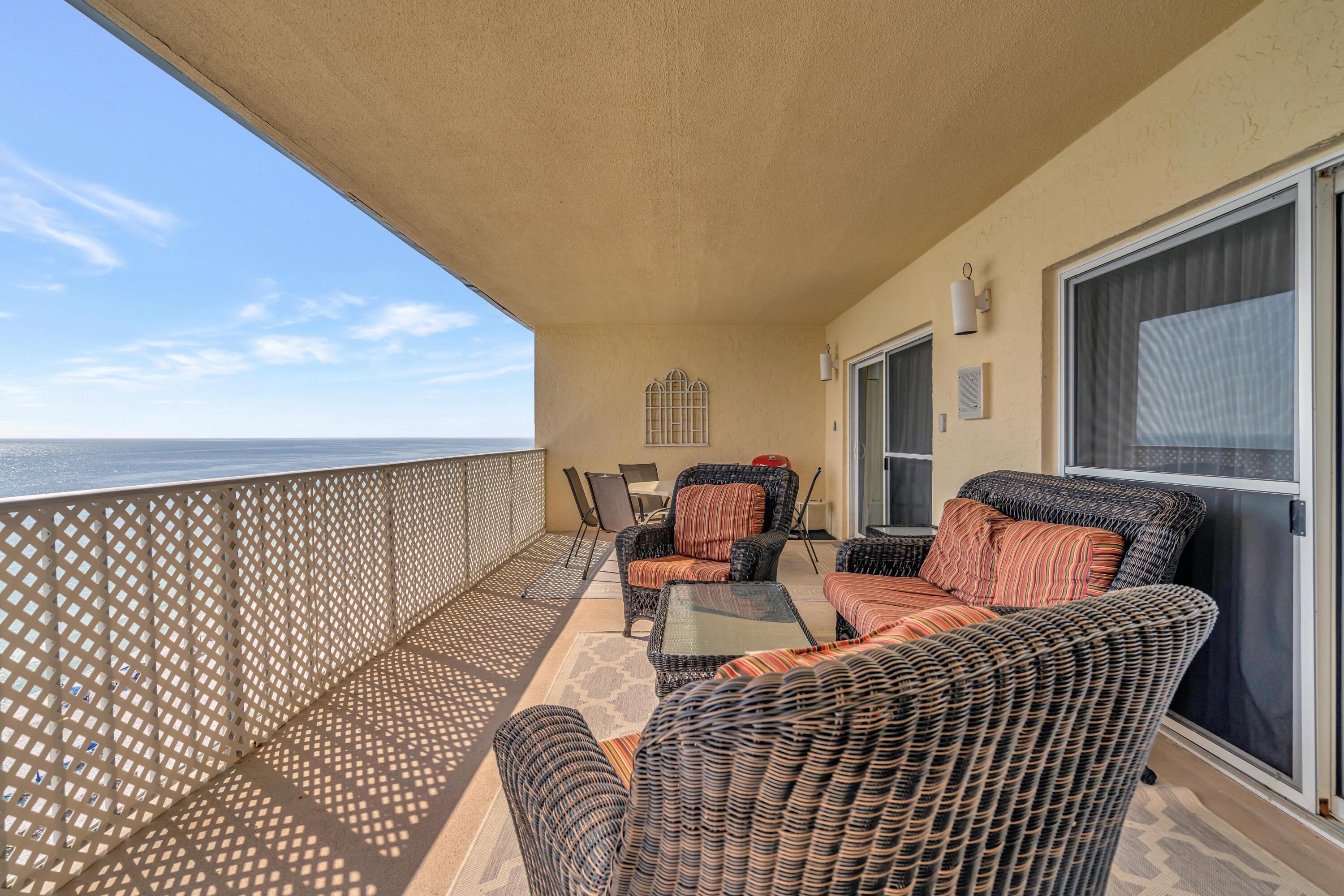 REGENCY TOWERS - Residential