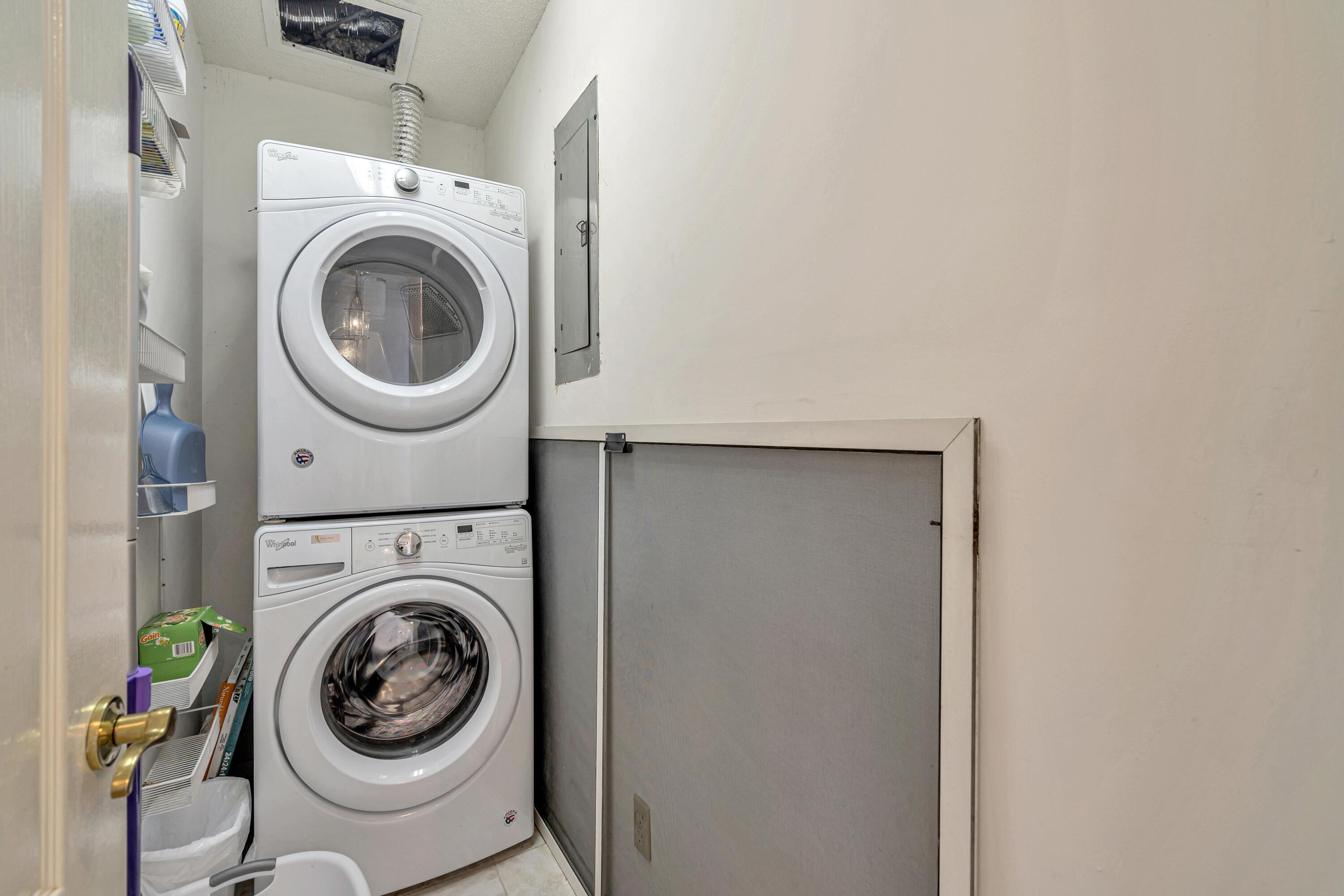 REGENCY TOWERS - Residential