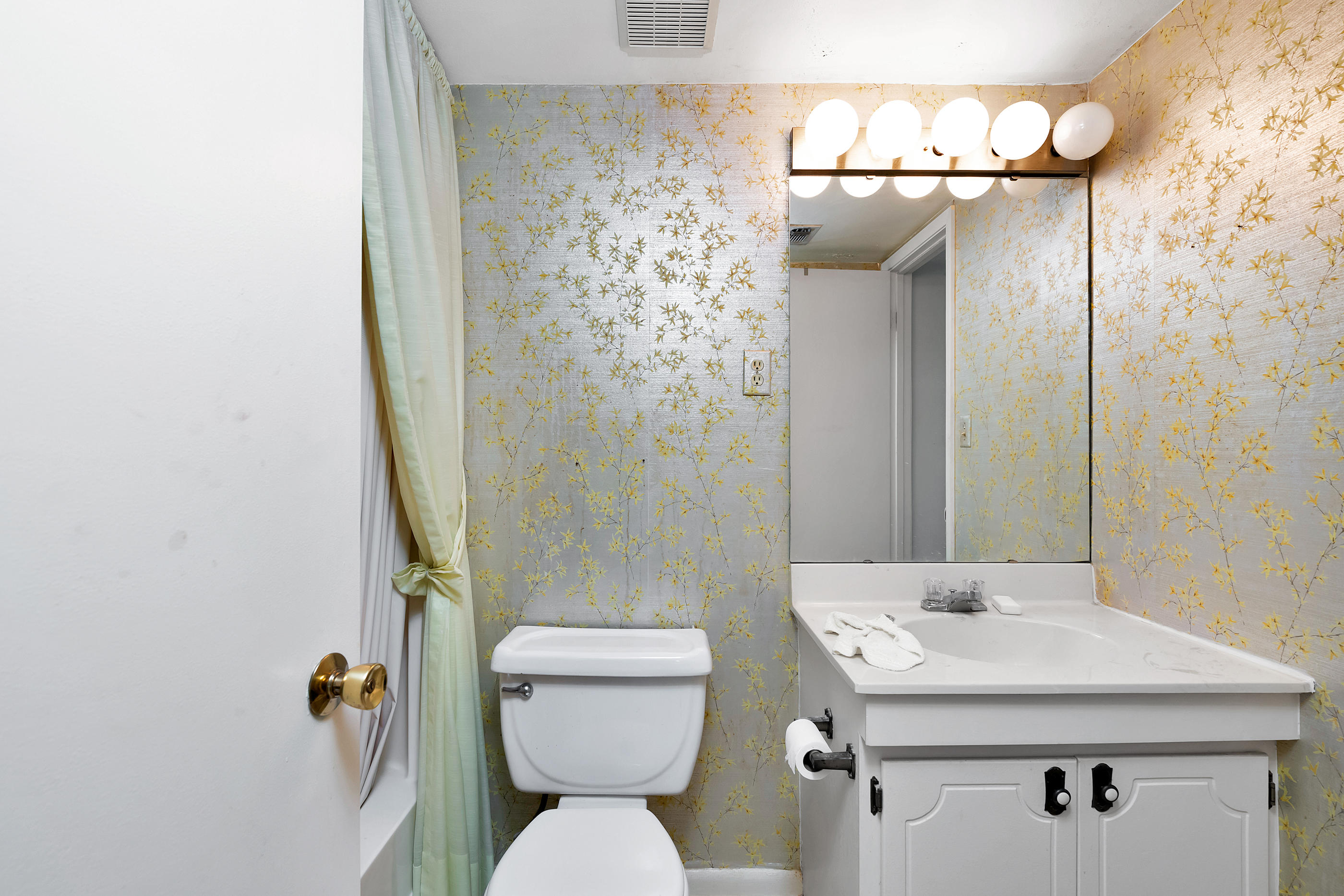 Emerald Isle Condo - Residential