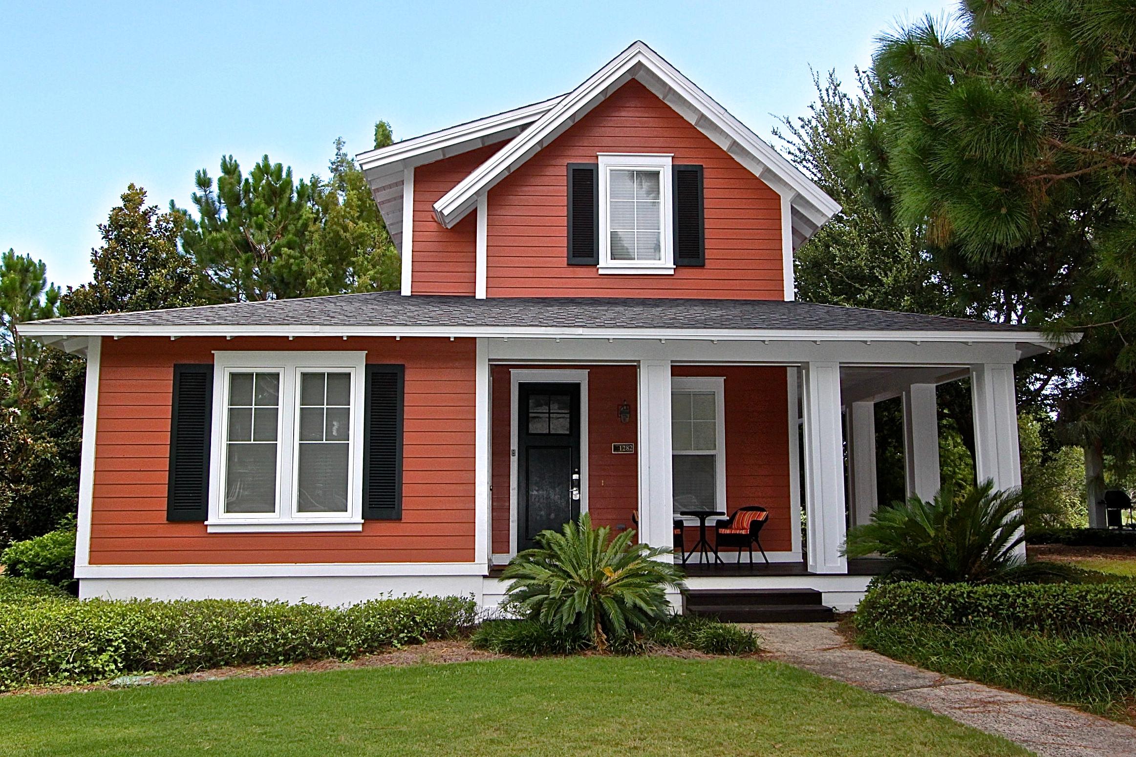 *GREAT INVESTMENT OPPORTUNITY* Impressive rental history - $44K annually for the past two years. Situated on one of the most beautiful lots in Laurel Grove at Sandestin Resort, this 3BR-3BA lakefront home is being sold furnished. *See list of exclusions. Lovely wraparound lakeside porch offers direct views of THE RAVEN GOLF COURSE 18th hole. Quiet, private and absolutely perfect for a relaxing lifestyle. Catch and release fishing is permitted. This home is beautifully designed with stone floors in the main living areas and an upgraded kitchen with granite countertops and stainless appliances. Laurel Grove is a charming cottage community bounded by four spectacular holes of the award-winning Raven Golf Club, dotted with sparkling lakes and surrounded by beautiful pines and magnolias.