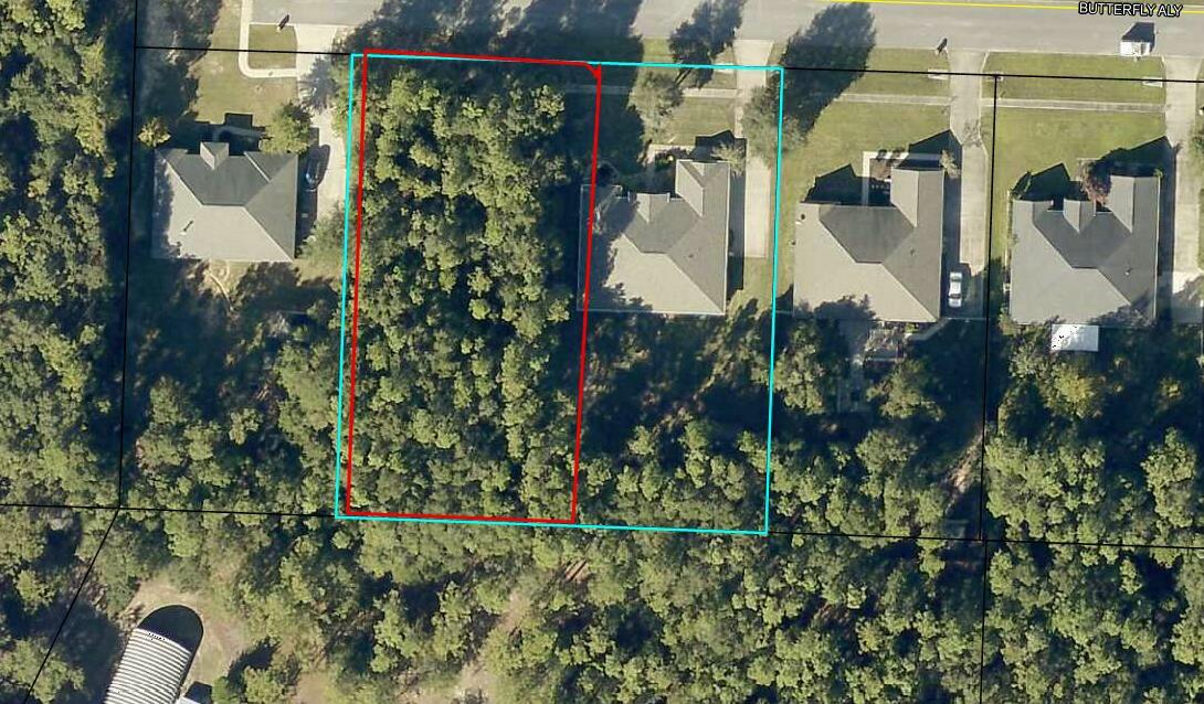 Located in desirable Silverwoods Estates, with no HOA'S this half acre residential lot is the perfect place to build your dream home. With ample space for a custom design, pool, or.a spacious yard, the possibilities are endless. This level build - ready lot is in ZONE X. Enjoy the privacy of mature trees while still being close to top- rated schools, shopping, and dining. Utilities are located at the road. Bring your plans and start building in one of Crestview's fantastic communities, without the restrictions of an HOA!