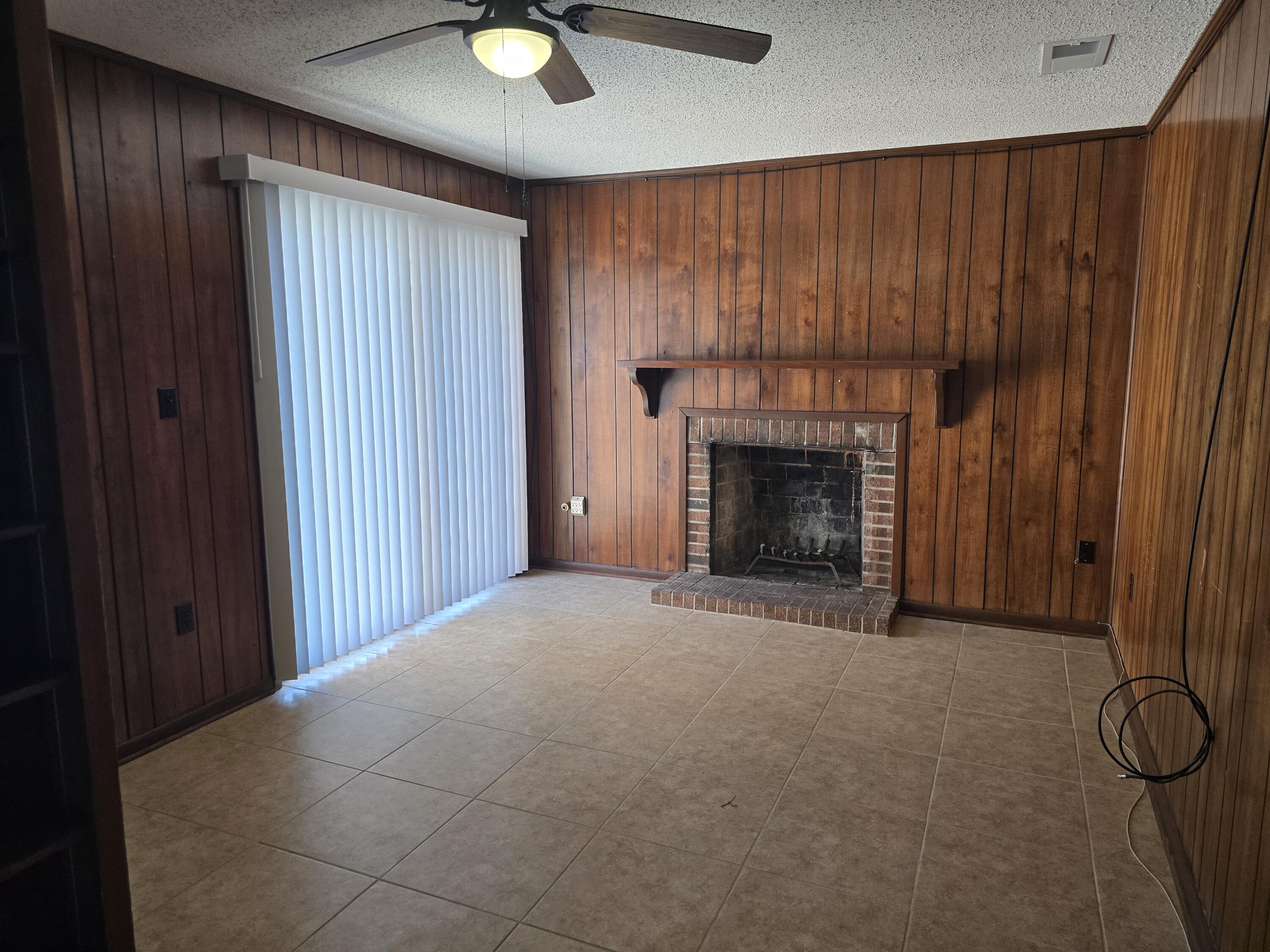 BERKSHIRE WOODS - Residential Lease