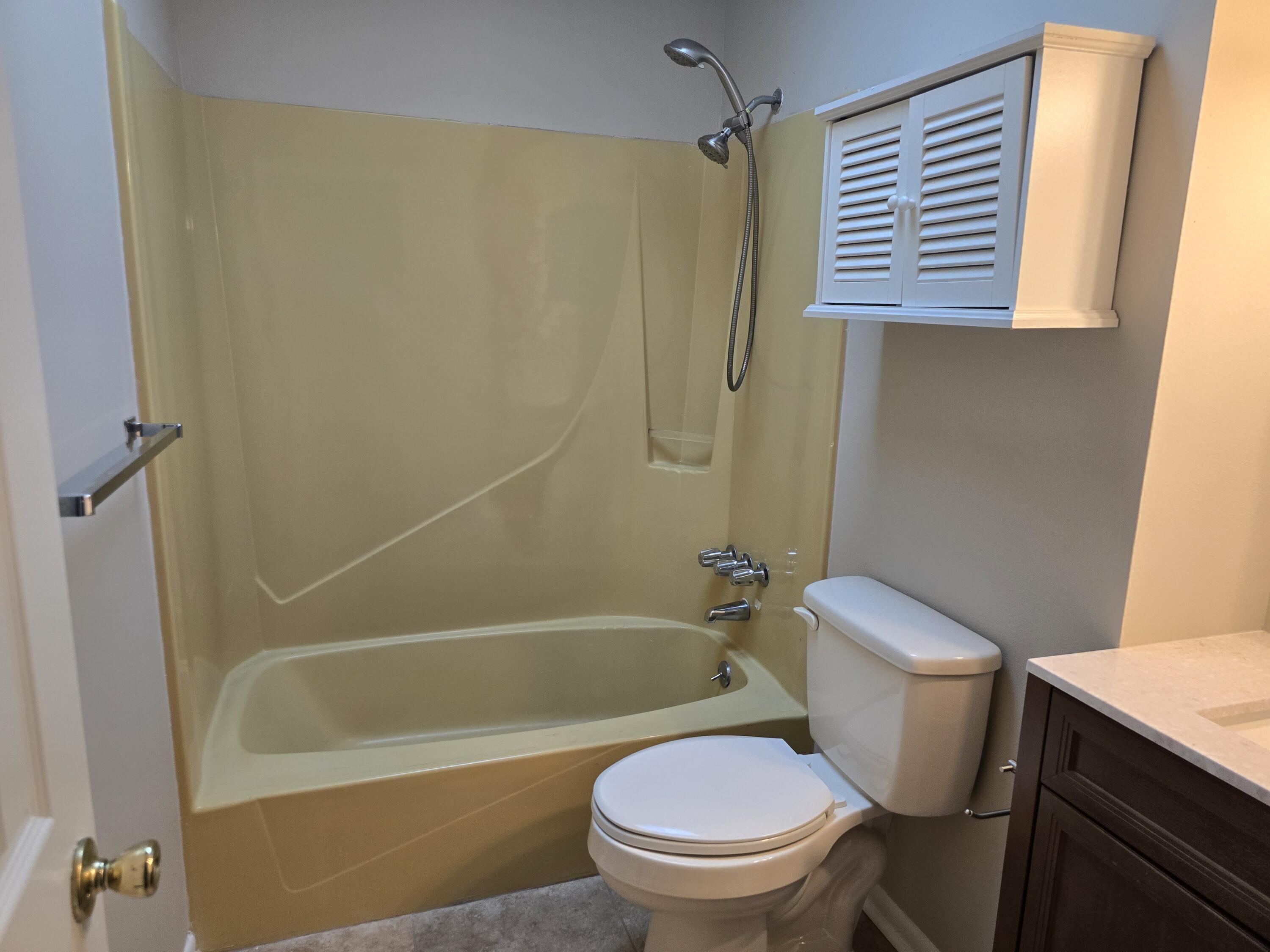 BERKSHIRE WOODS - Residential Lease