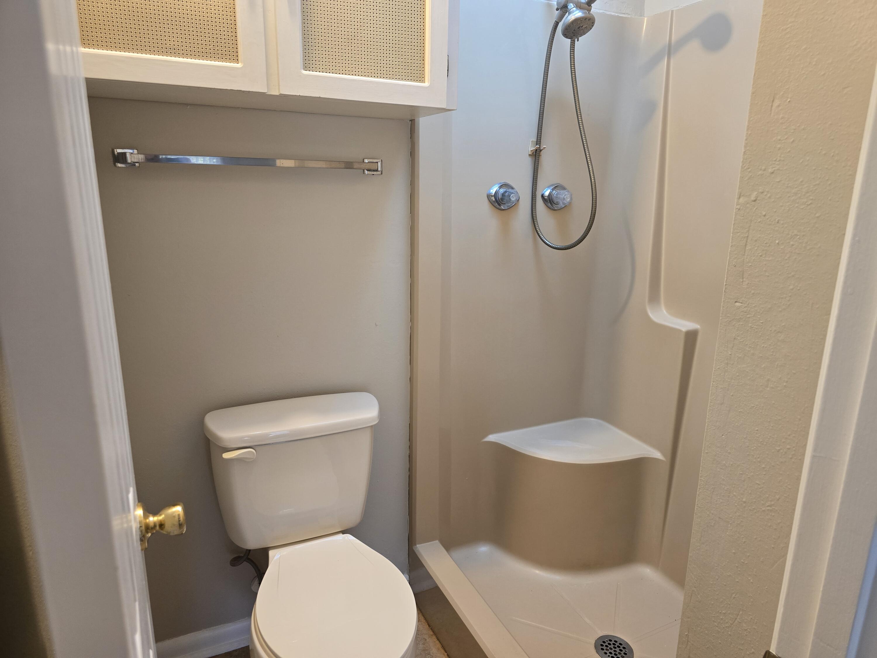 BERKSHIRE WOODS - Residential Lease